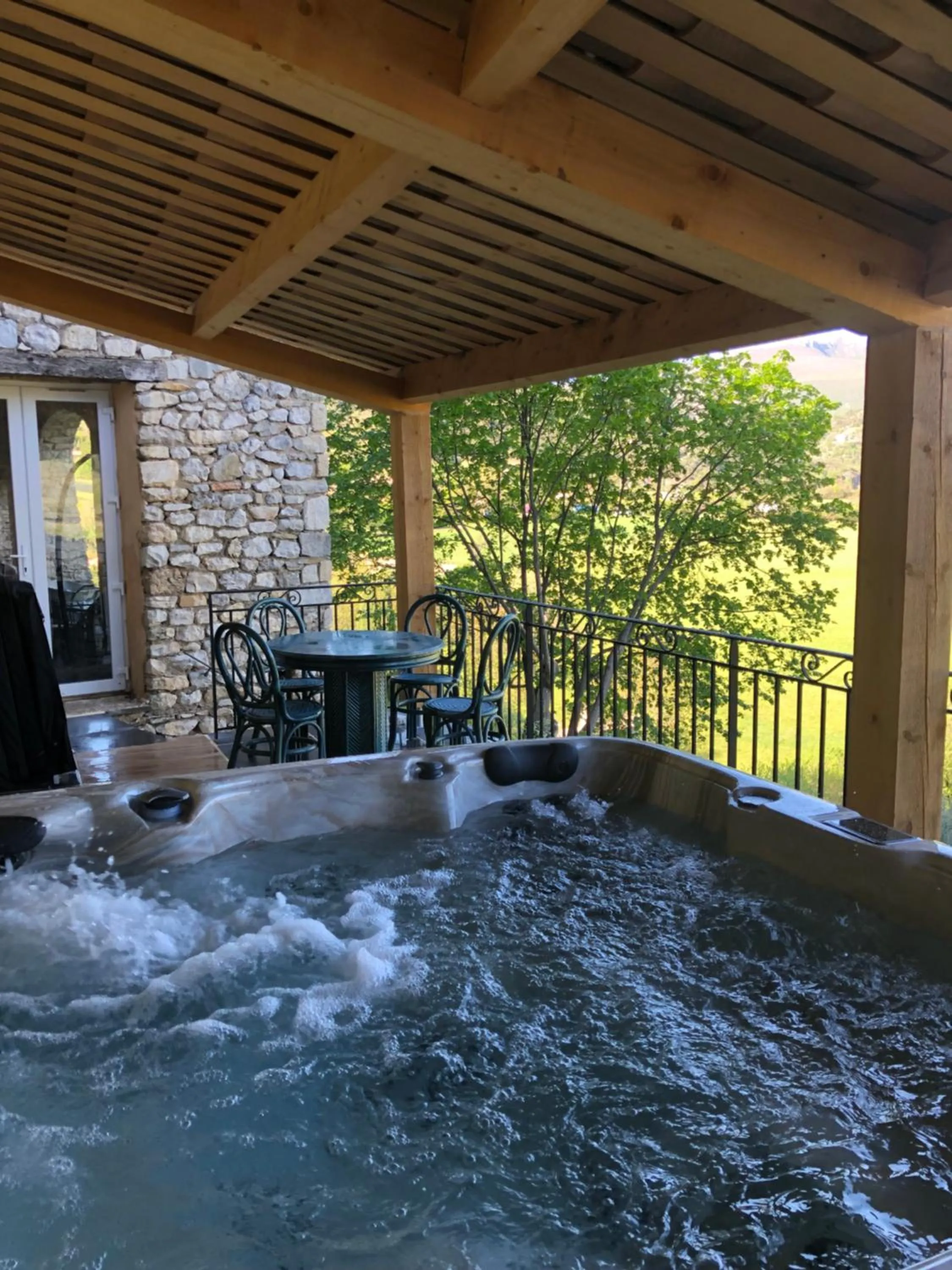 Hot Tub in Hotel L'Oustau de la Font