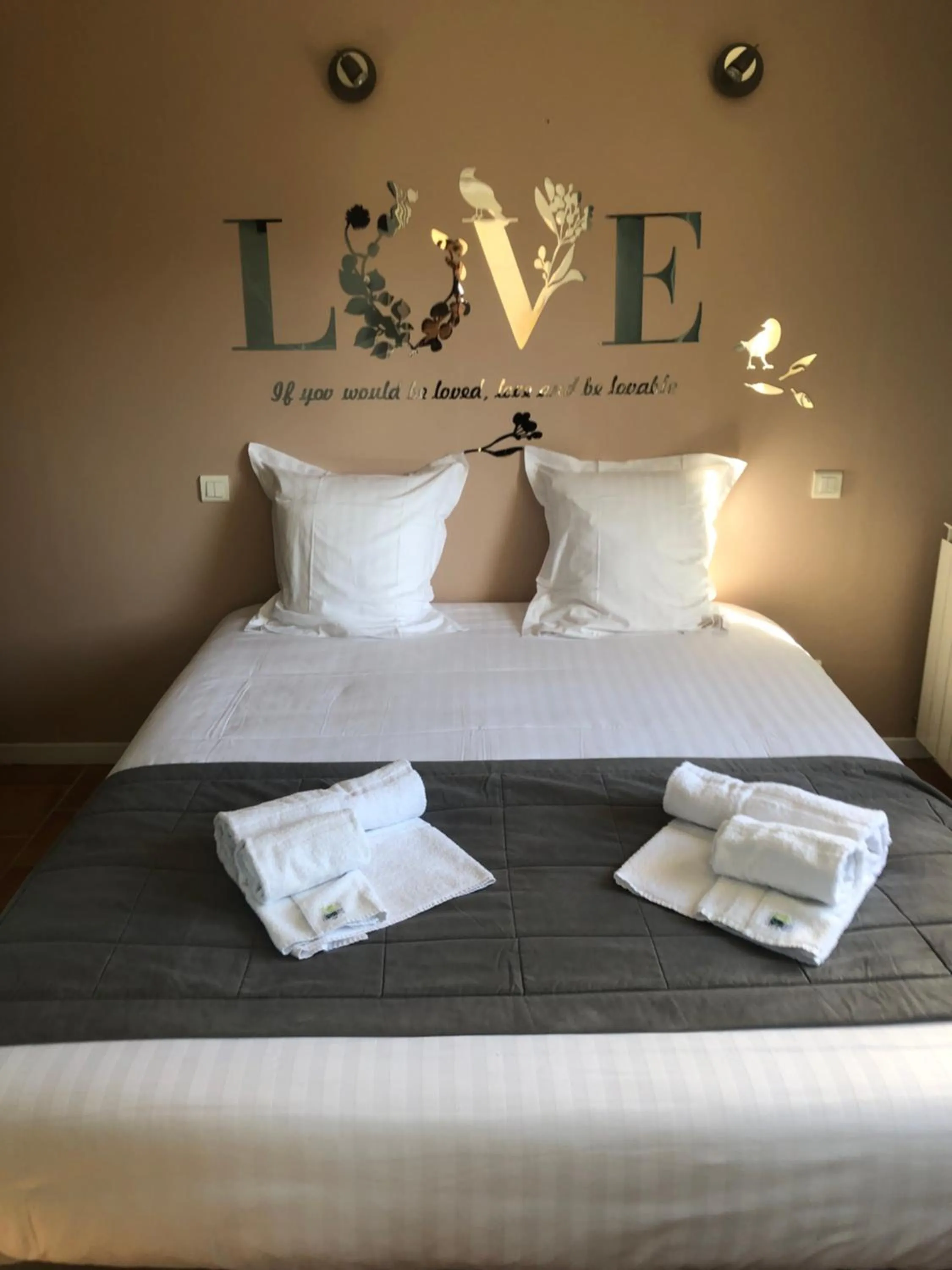 Bedroom, Bed in Hotel L'Oustau de la Font