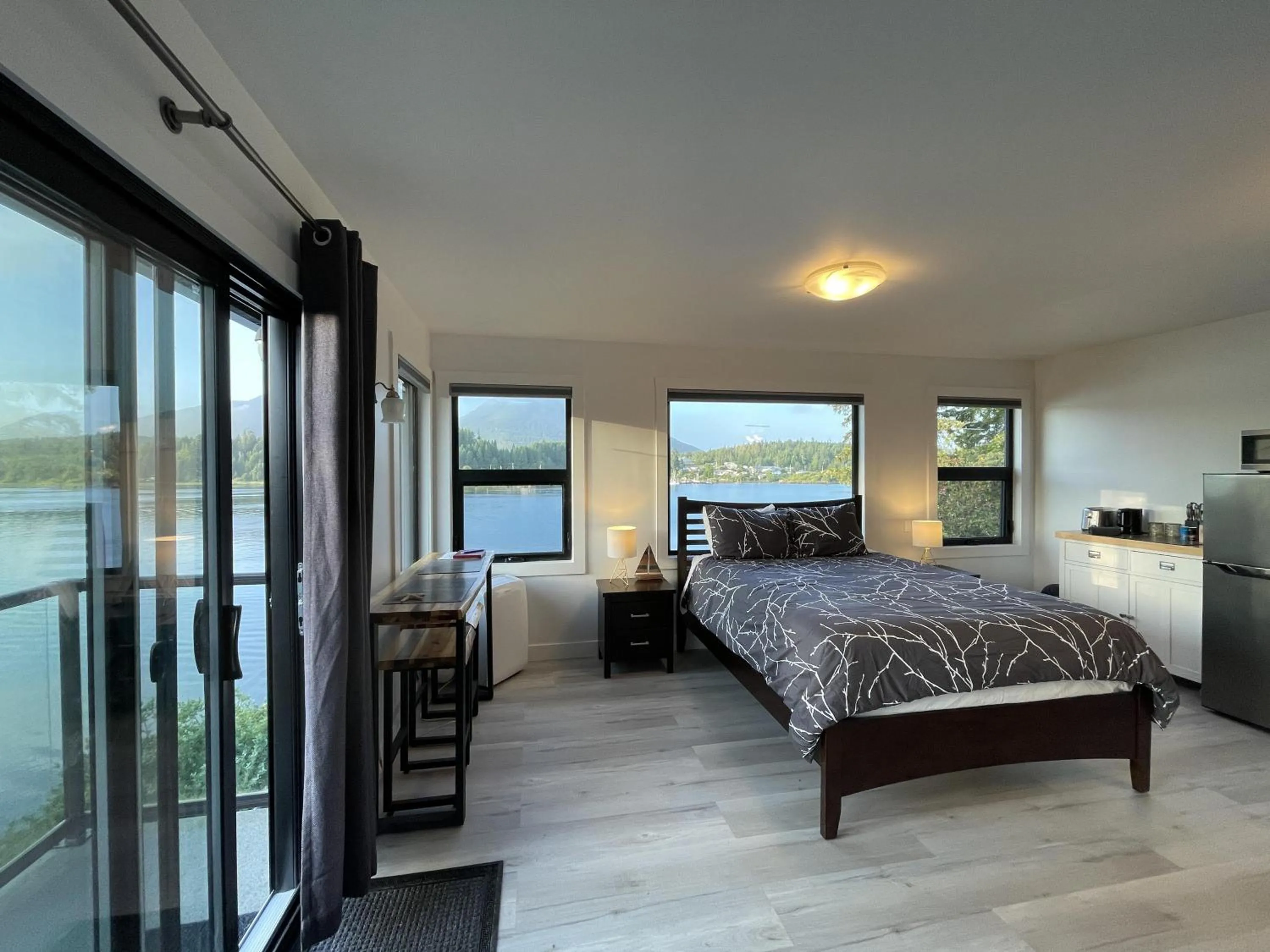 Property building, Bed in Oceanfront Room With Hot Tub & Firepit