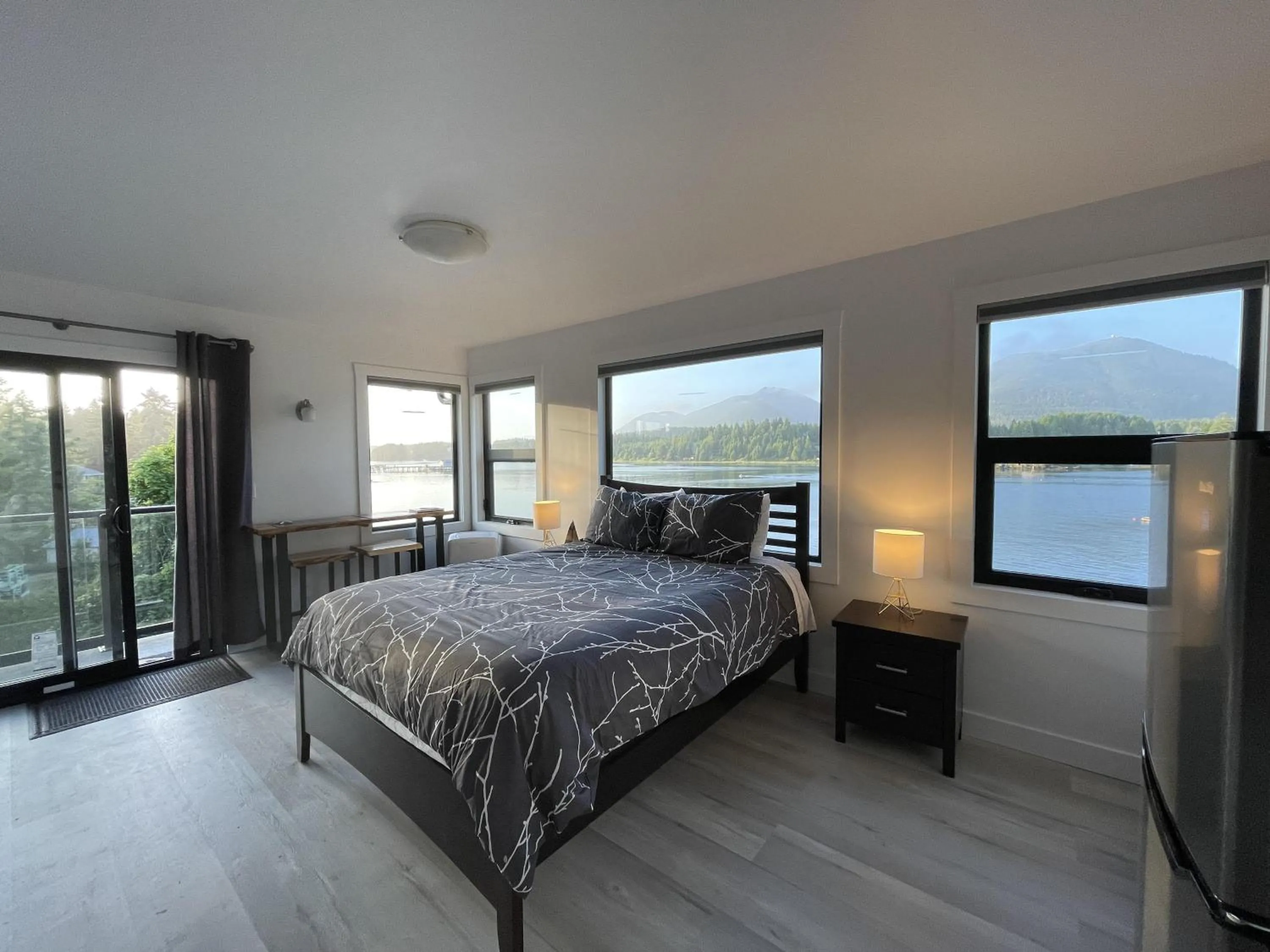 Property building, Bed in Oceanfront Room With Hot Tub & Firepit