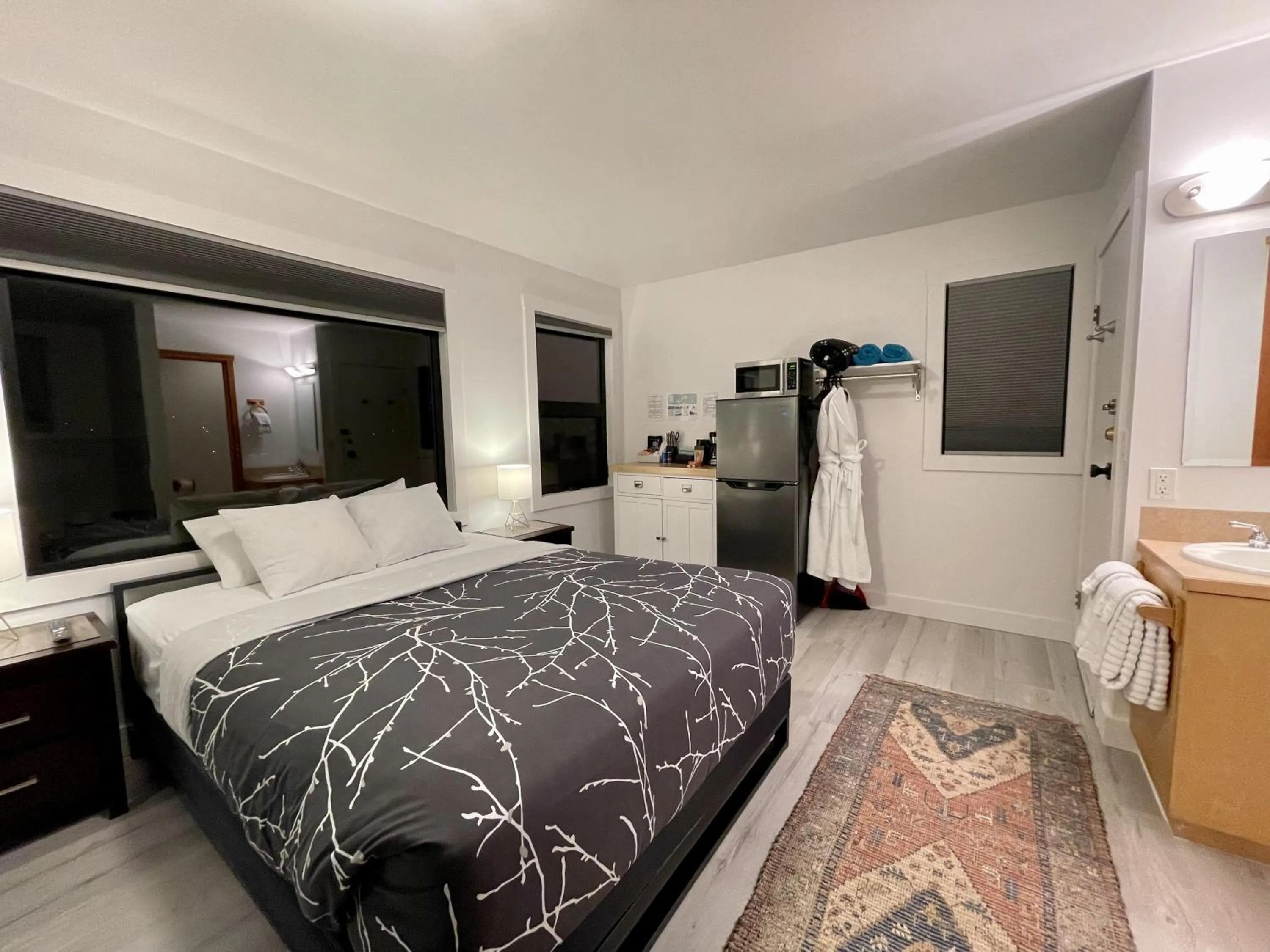Property building, Bed in Oceanfront Room With Hot Tub & Firepit