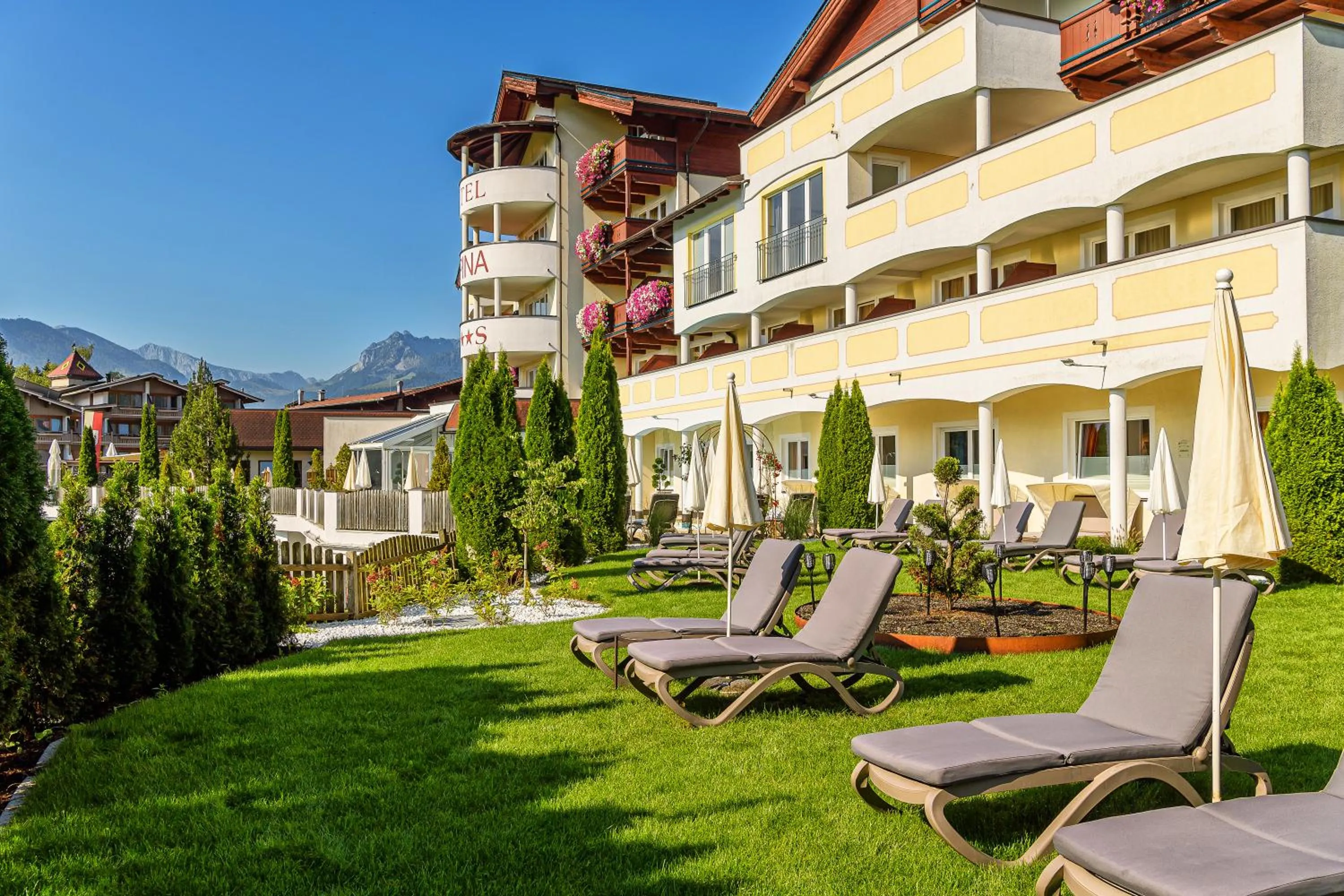 Garden in Hotel Alpina Wellness & Spa Resort