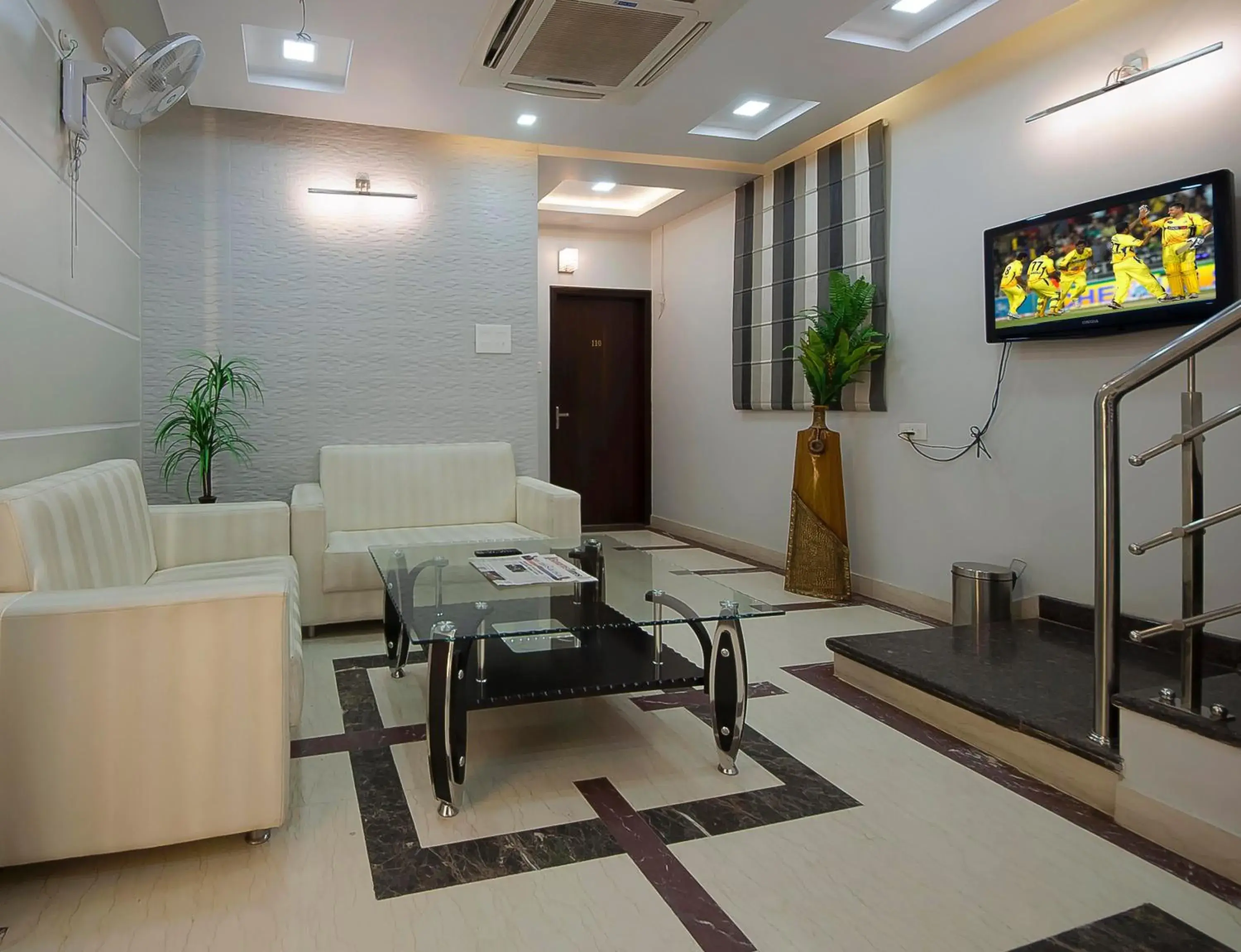 Lobby or reception in Hotel Central Residency Lobby or reception in Hotel Central Residency