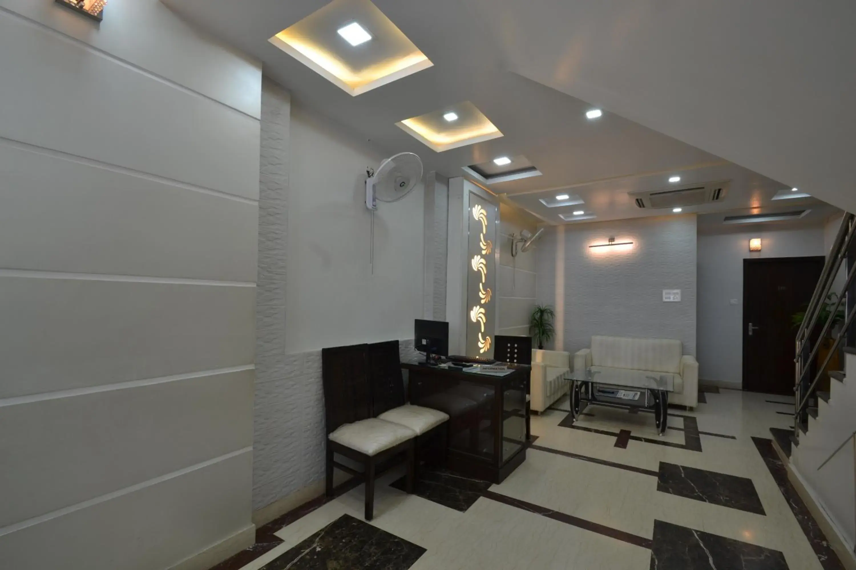 Lobby or reception in Hotel Central Residency Lobby or reception in Hotel Central Residency