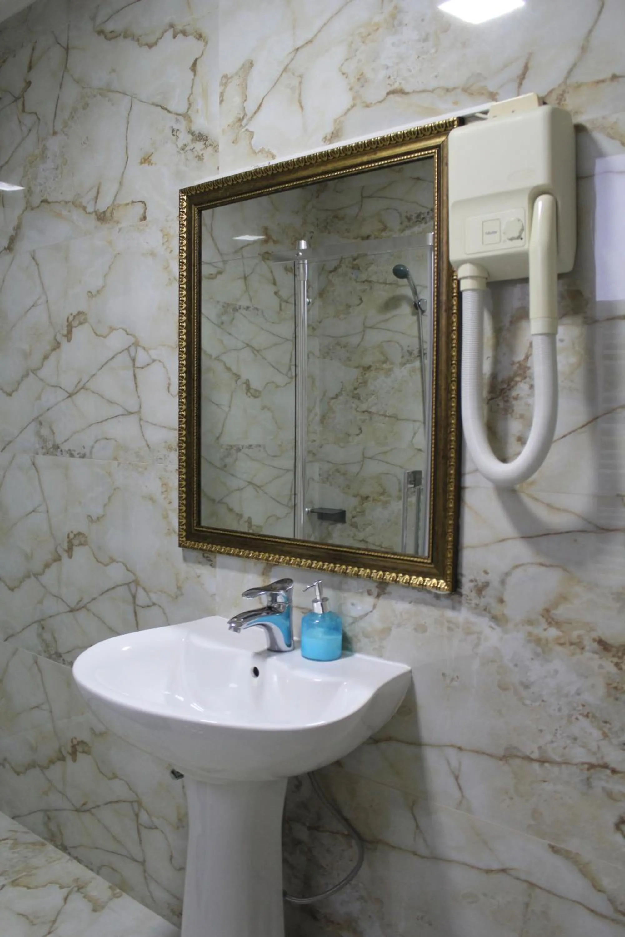 Bathroom in Hotel Adria