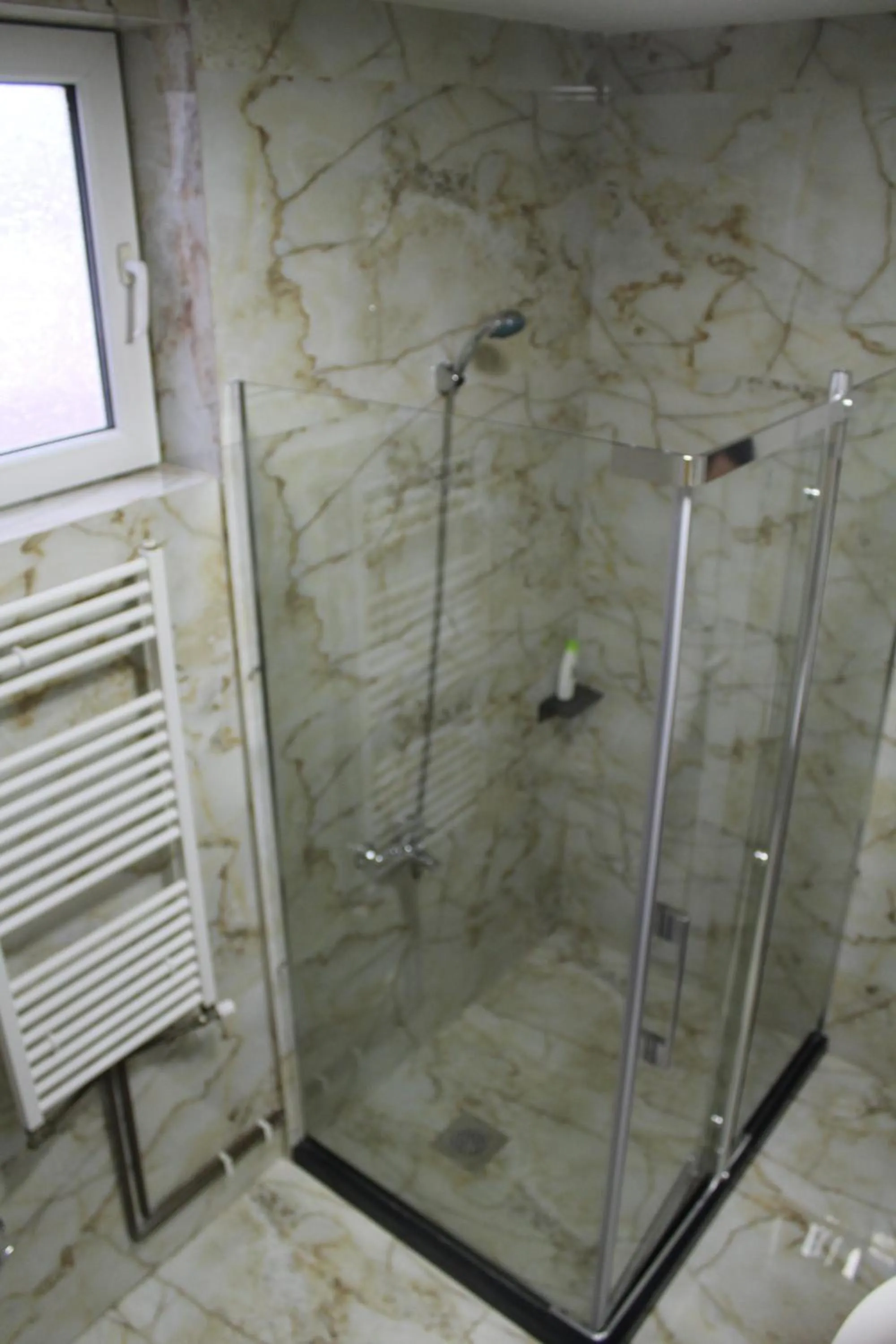 Bathroom in Hotel Adria