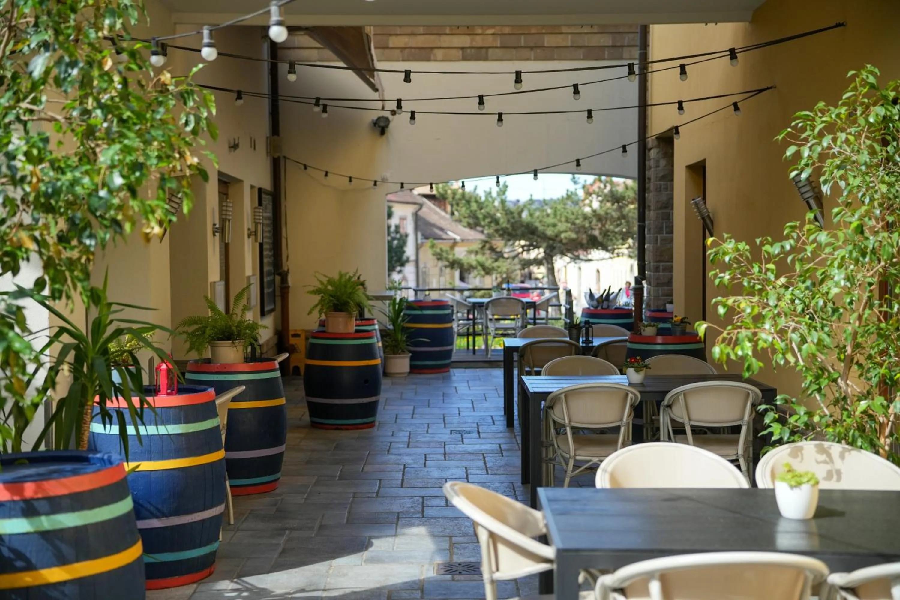 Restaurant/places to eat in Imola Udvarház Dessert Hotel