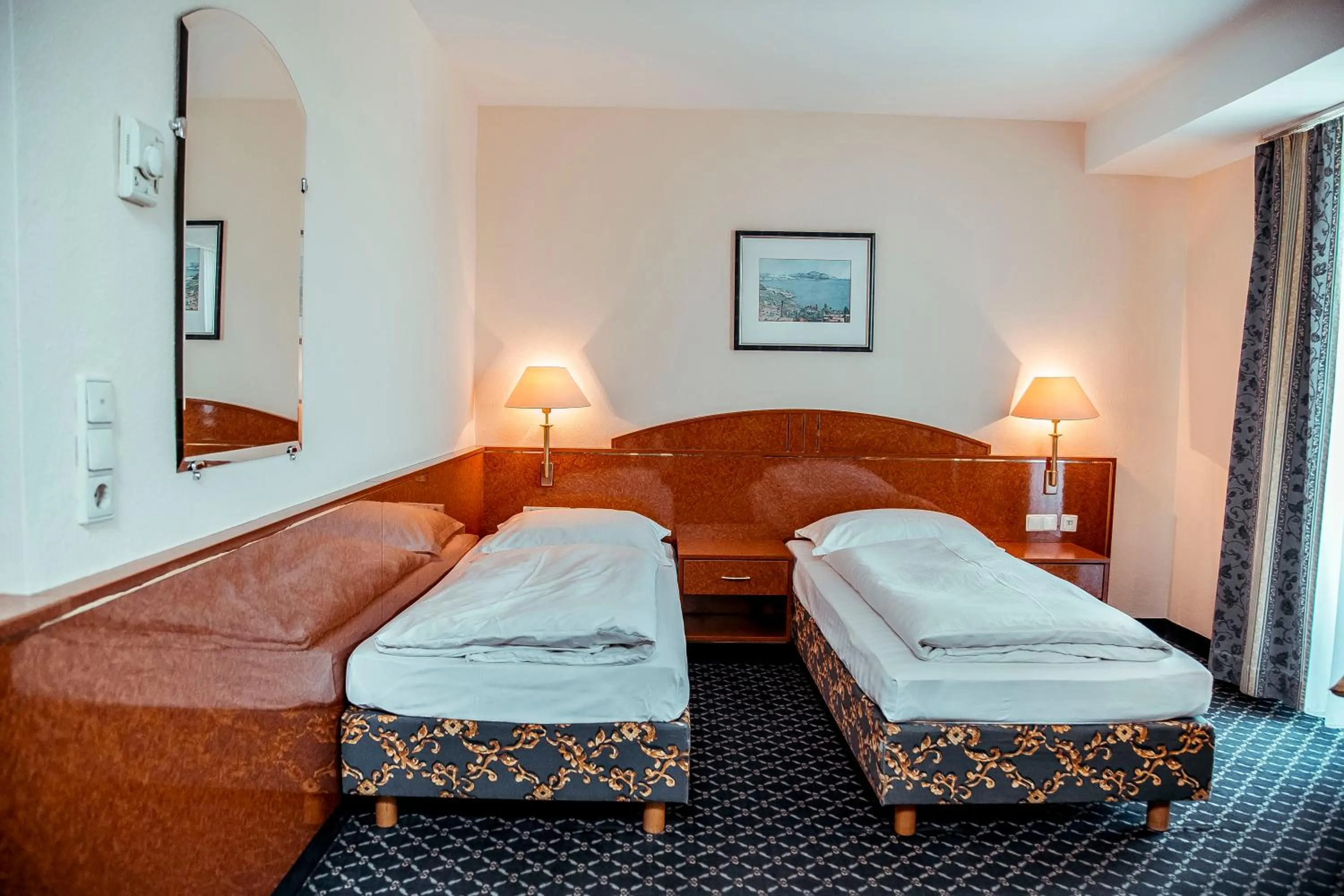 Bed in Shodlik Palace