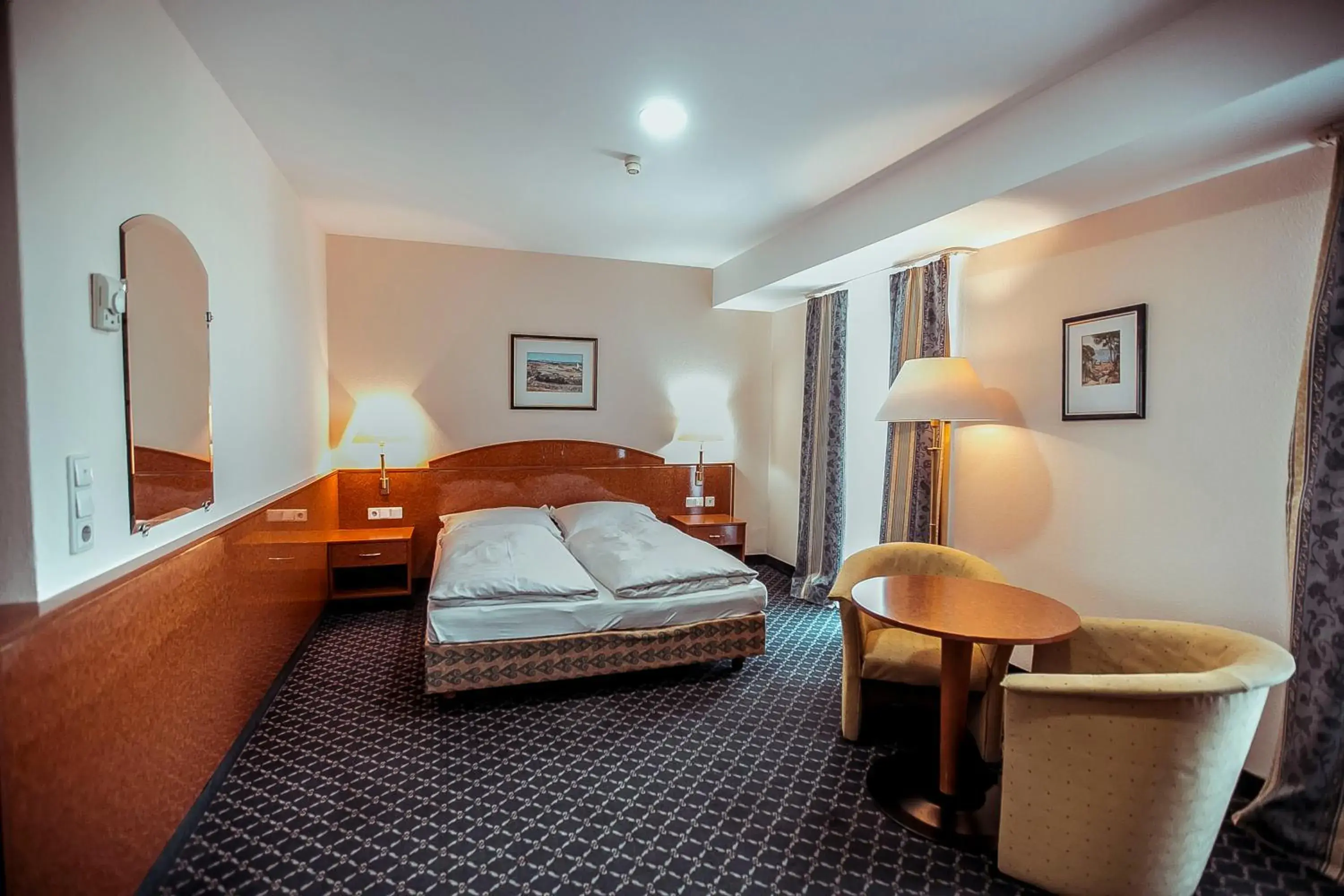 Bed in Shodlik Palace Bed in Shodlik Palace