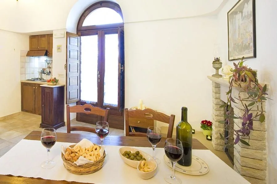 Dining area in Truddhi Casa e Cucina di Puglia