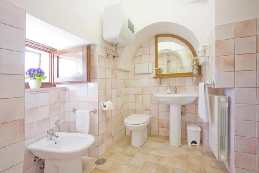 Bathroom in Truddhi Casa e Cucina di Puglia