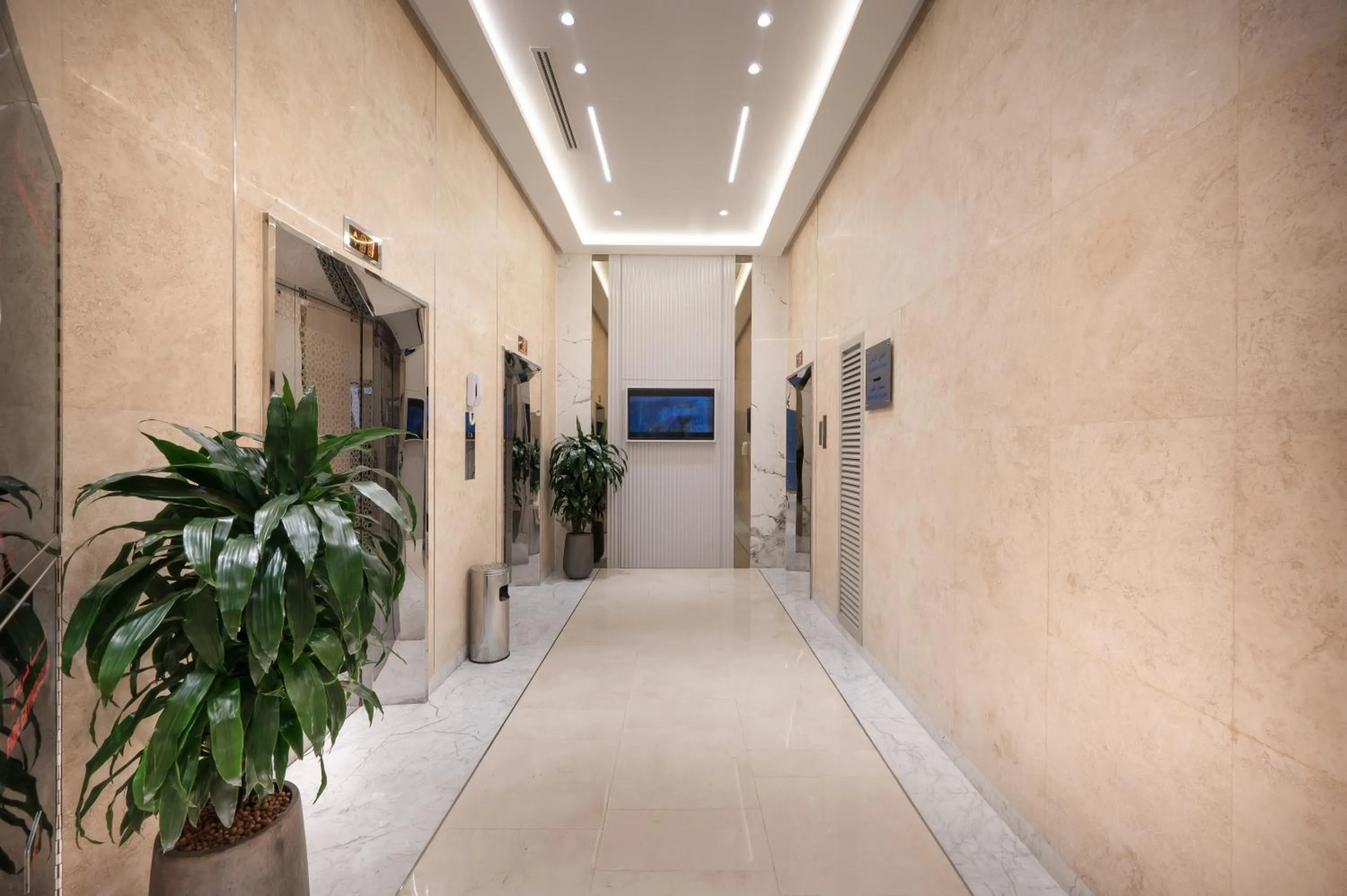 elevator in Oaks Liwa Heights Hotel Suites