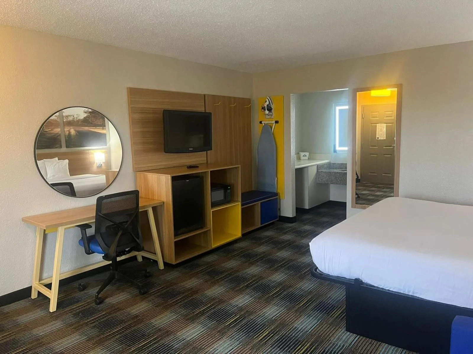 Days Inn & Suites Mobile