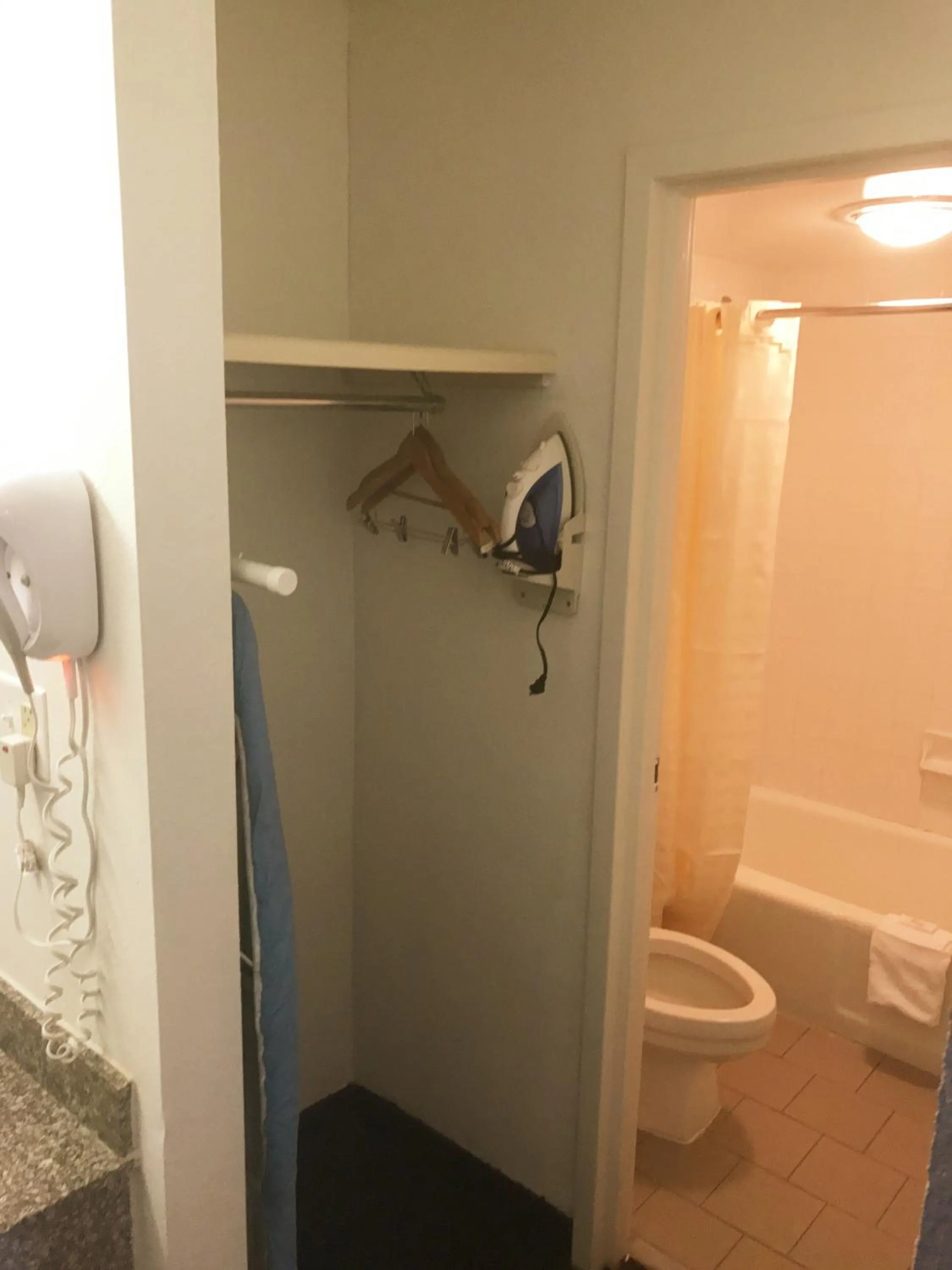 Bathroom in Days Inn & Suites Mobile