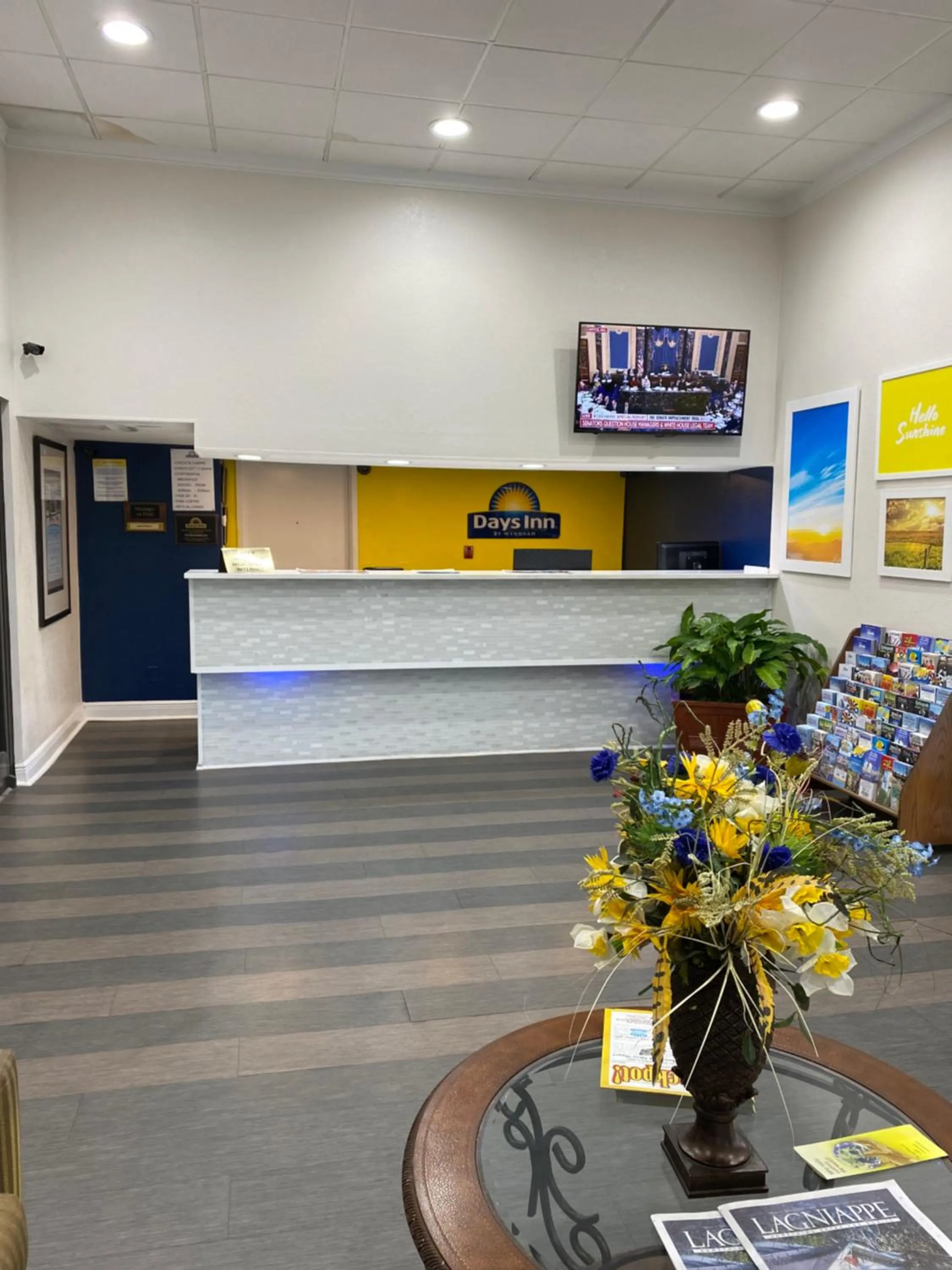 Lobby or reception in Days Inn & Suites Mobile