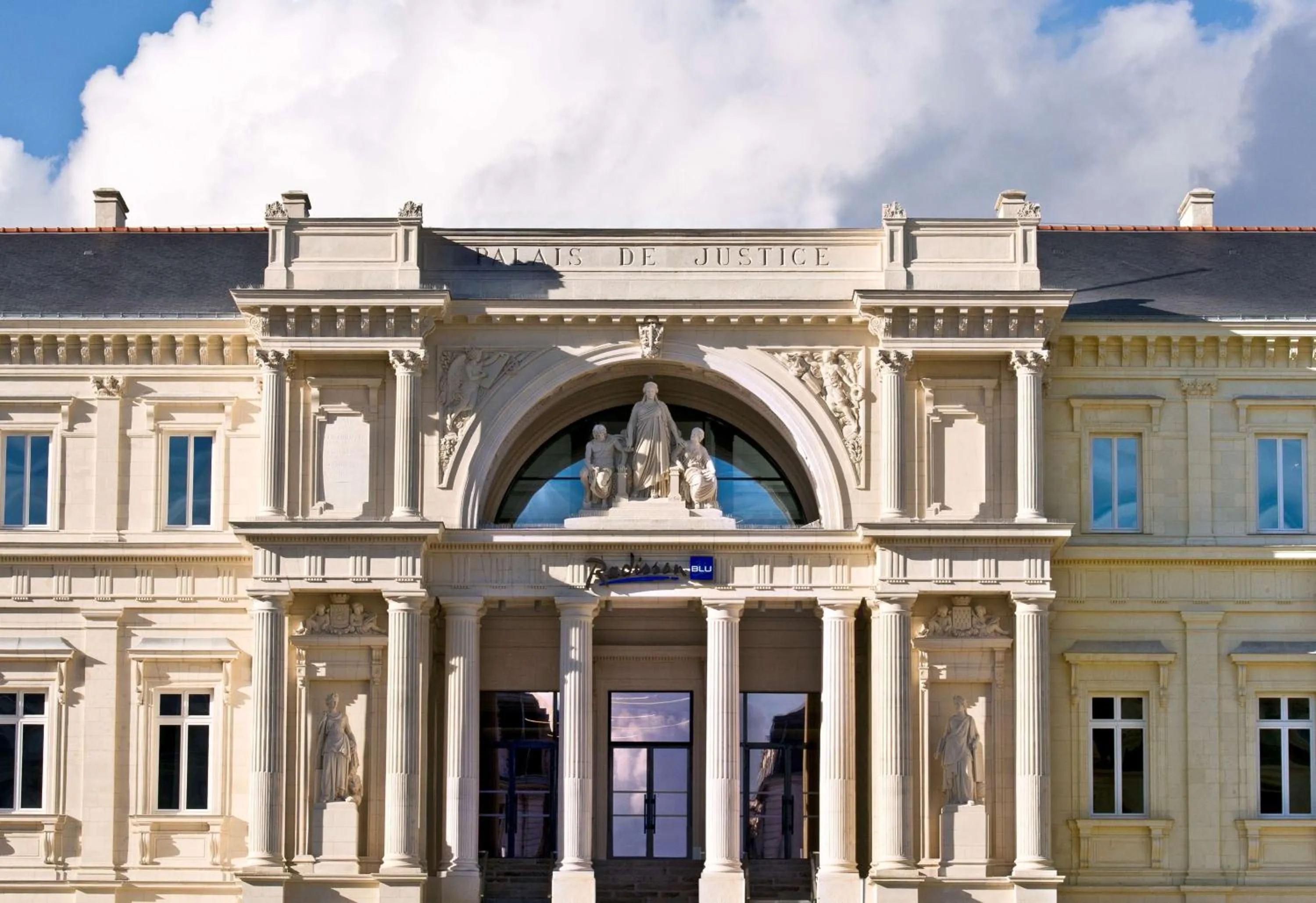 Property building in Radisson BLU Hotel Nantes
