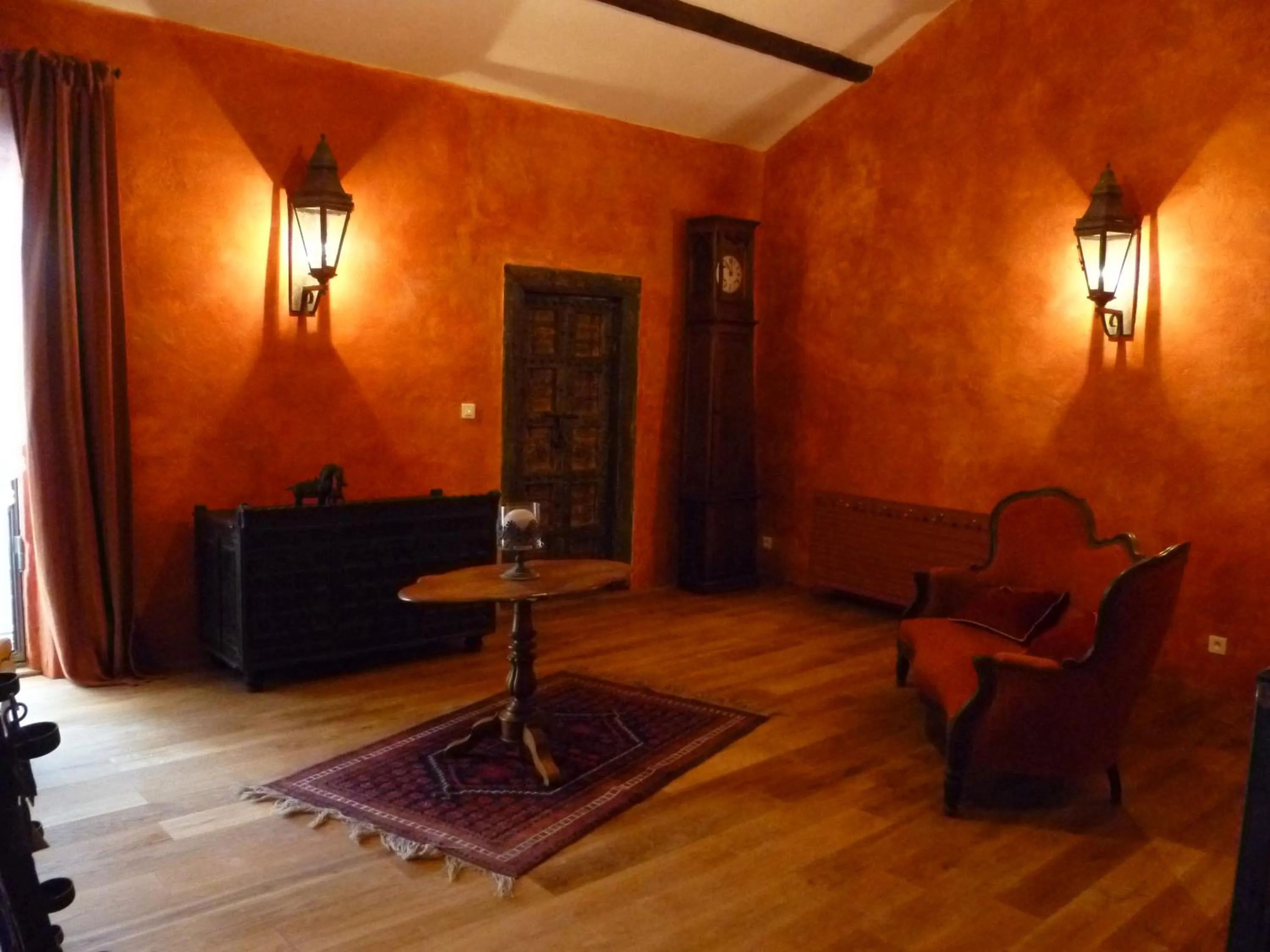 Communal lounge/ TV room in Mas du Puits d'Amour