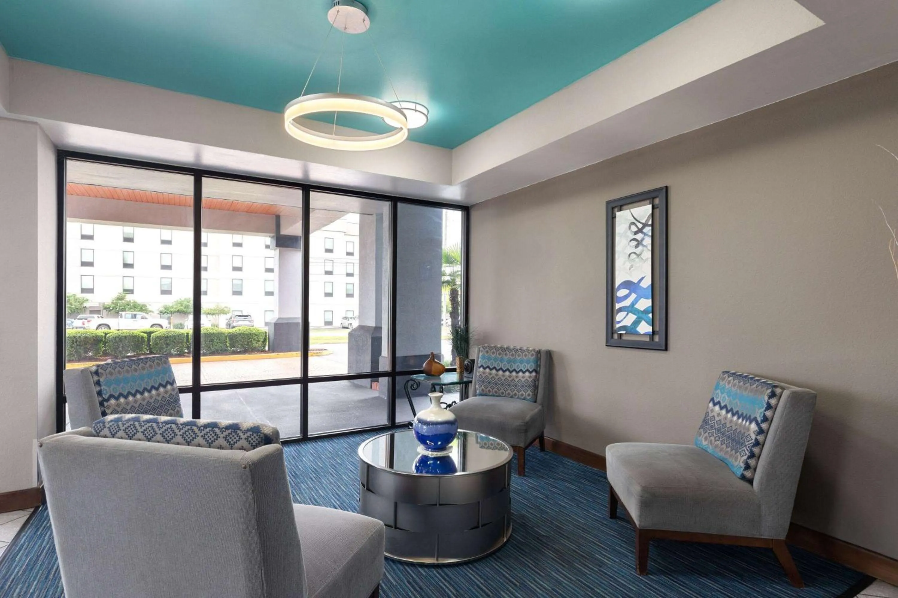 Lobby or reception in Baymont by Wyndham Mobile/Tillmans Corner