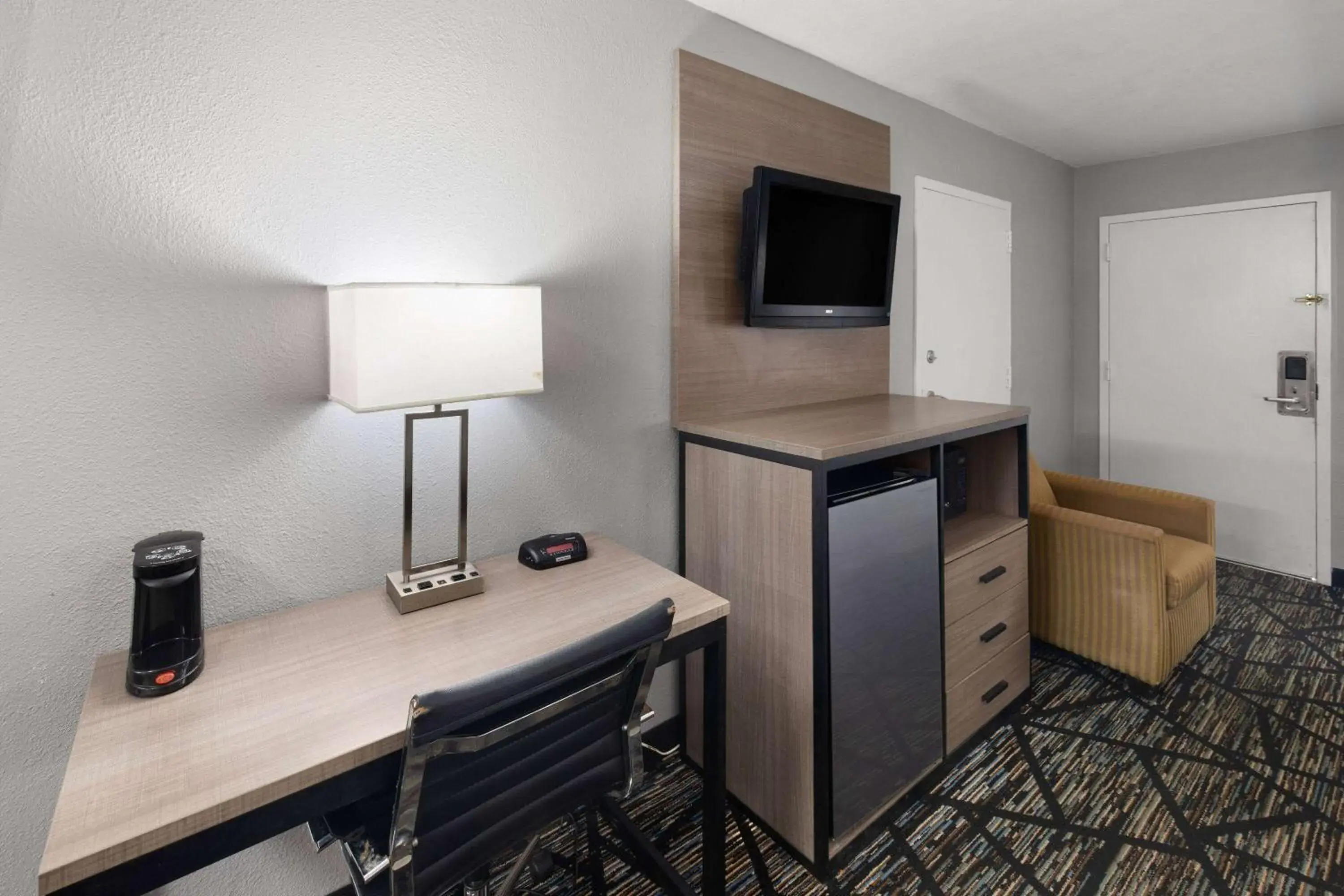 Photo of the whole room in Baymont by Wyndham Mobile/Tillmans Corner Photo of the whole room in Baymont by Wyndham Mobile/Tillmans Corner