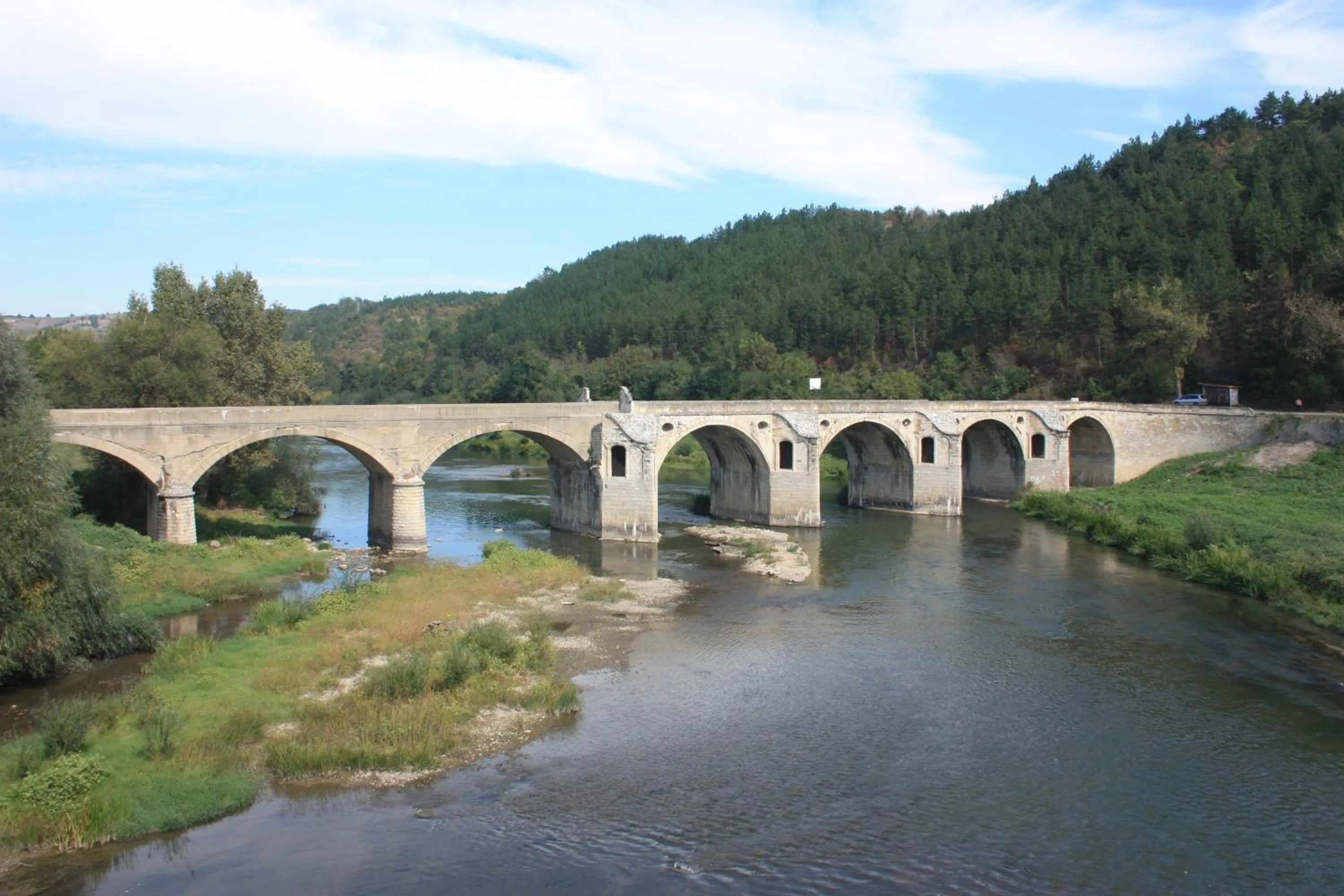 Nearby landmark in Formula 1 Motel