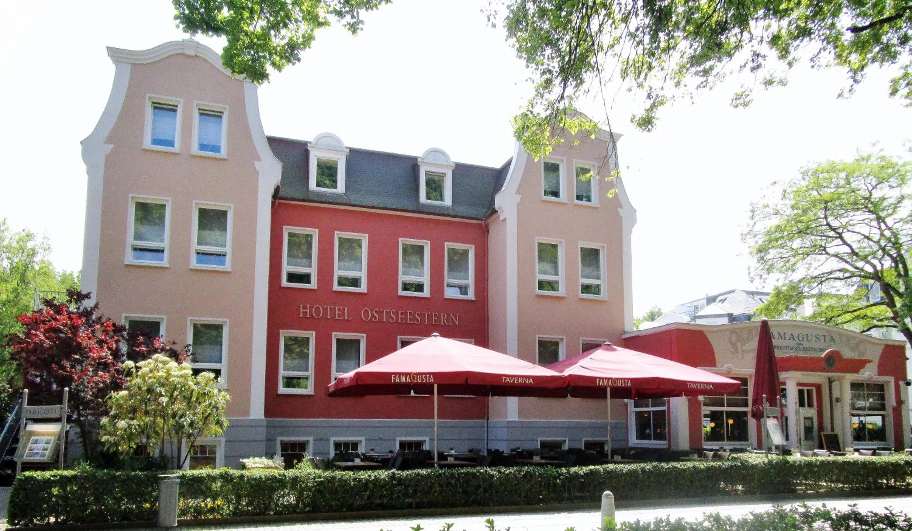 Property building in Hotel Ostseestern