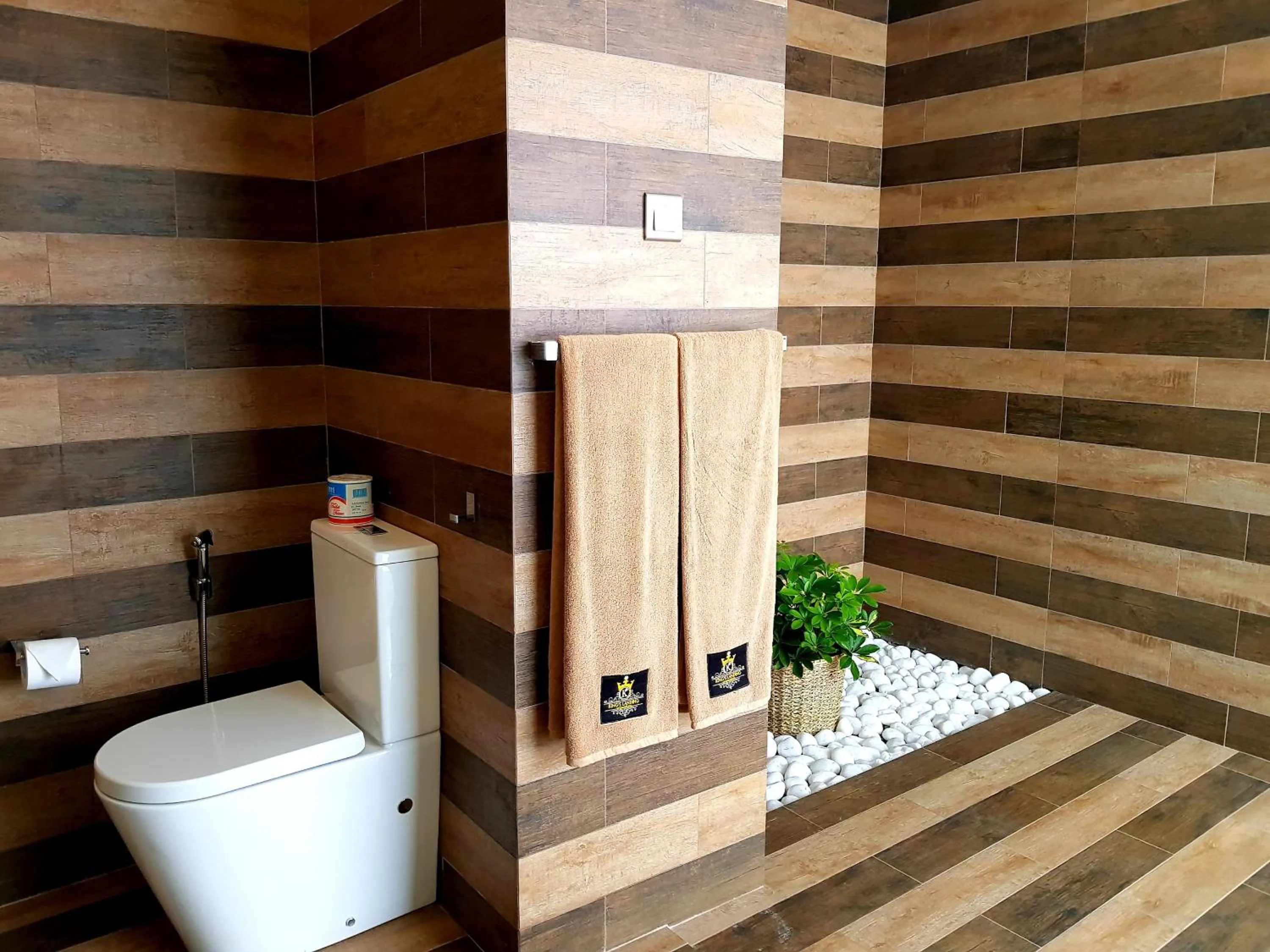 Bathroom in Kings Landing Unawatuna