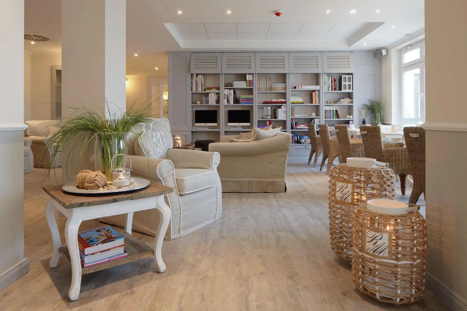 Library in Beach Motel St. Peter-Ording