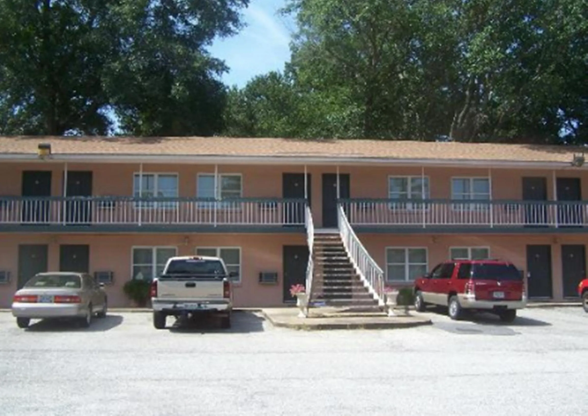 Property building in Magnolia Beach Inn - Fairhope