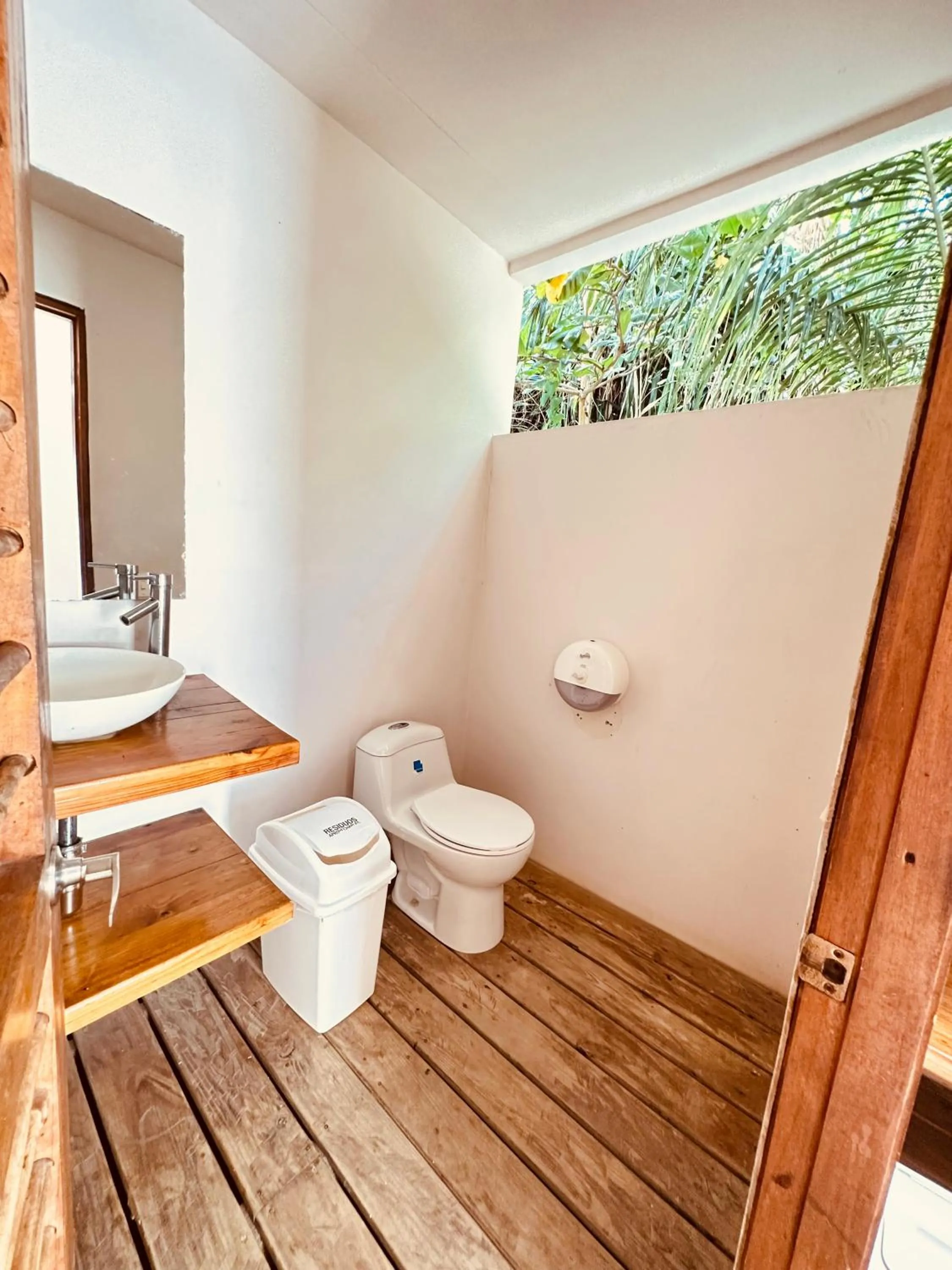 Toilet in Viajero Tayrona Hostel & Ecohabs