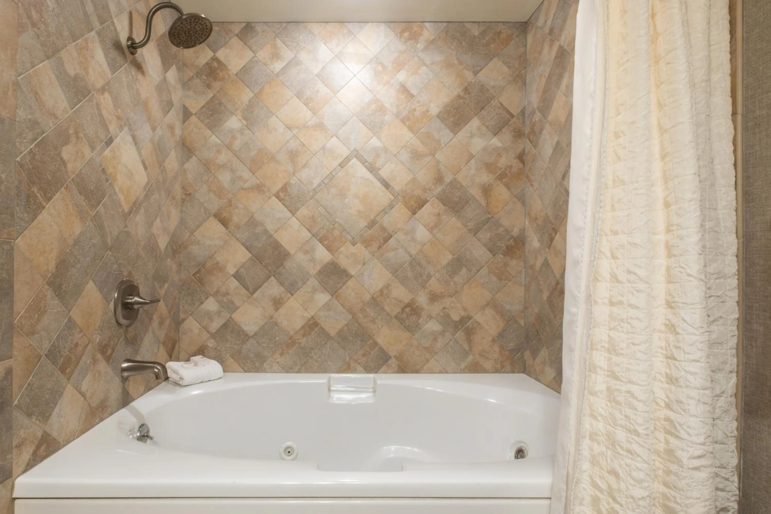 Bath in Red Coach Inn