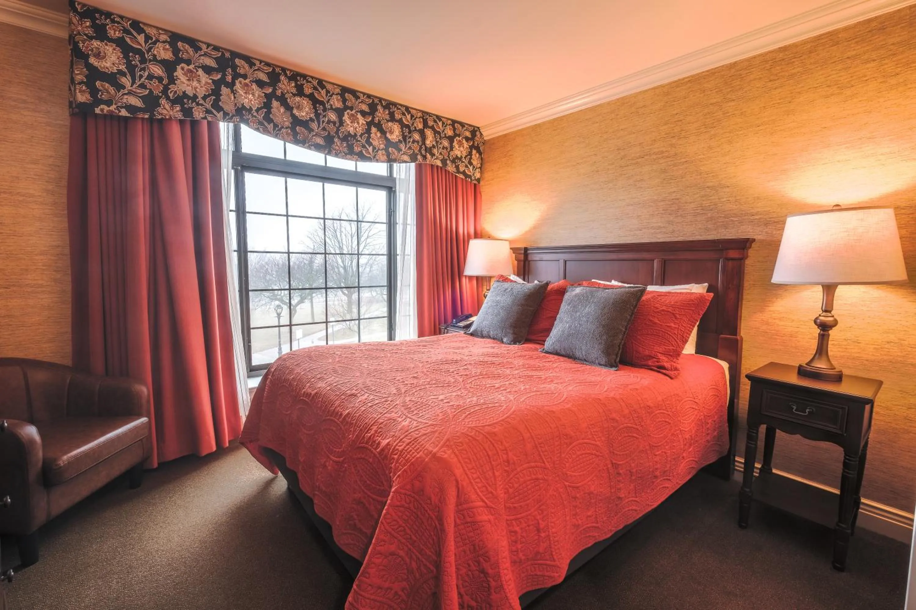 Bed in Red Coach Inn