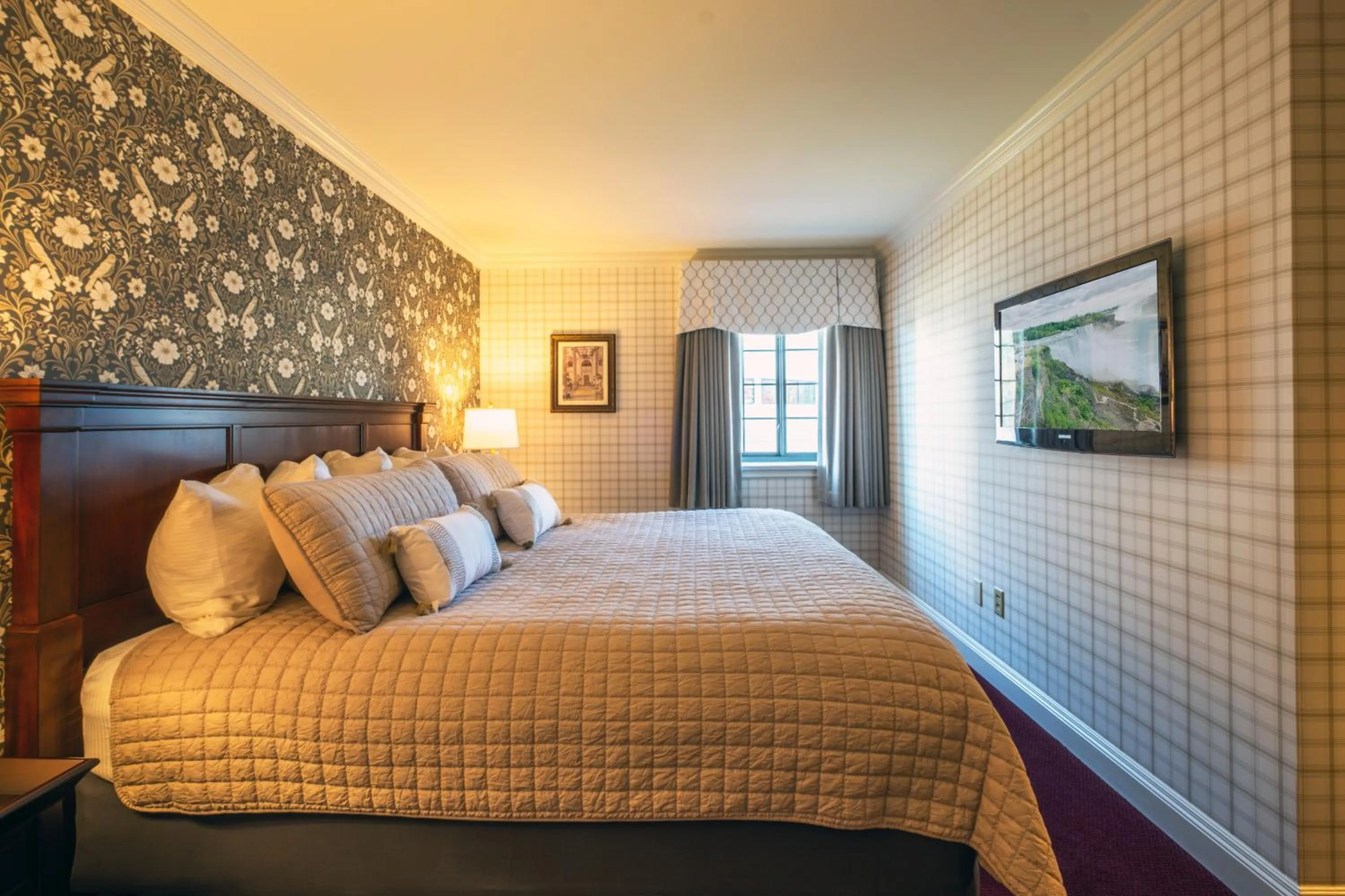 Bed in Red Coach Inn