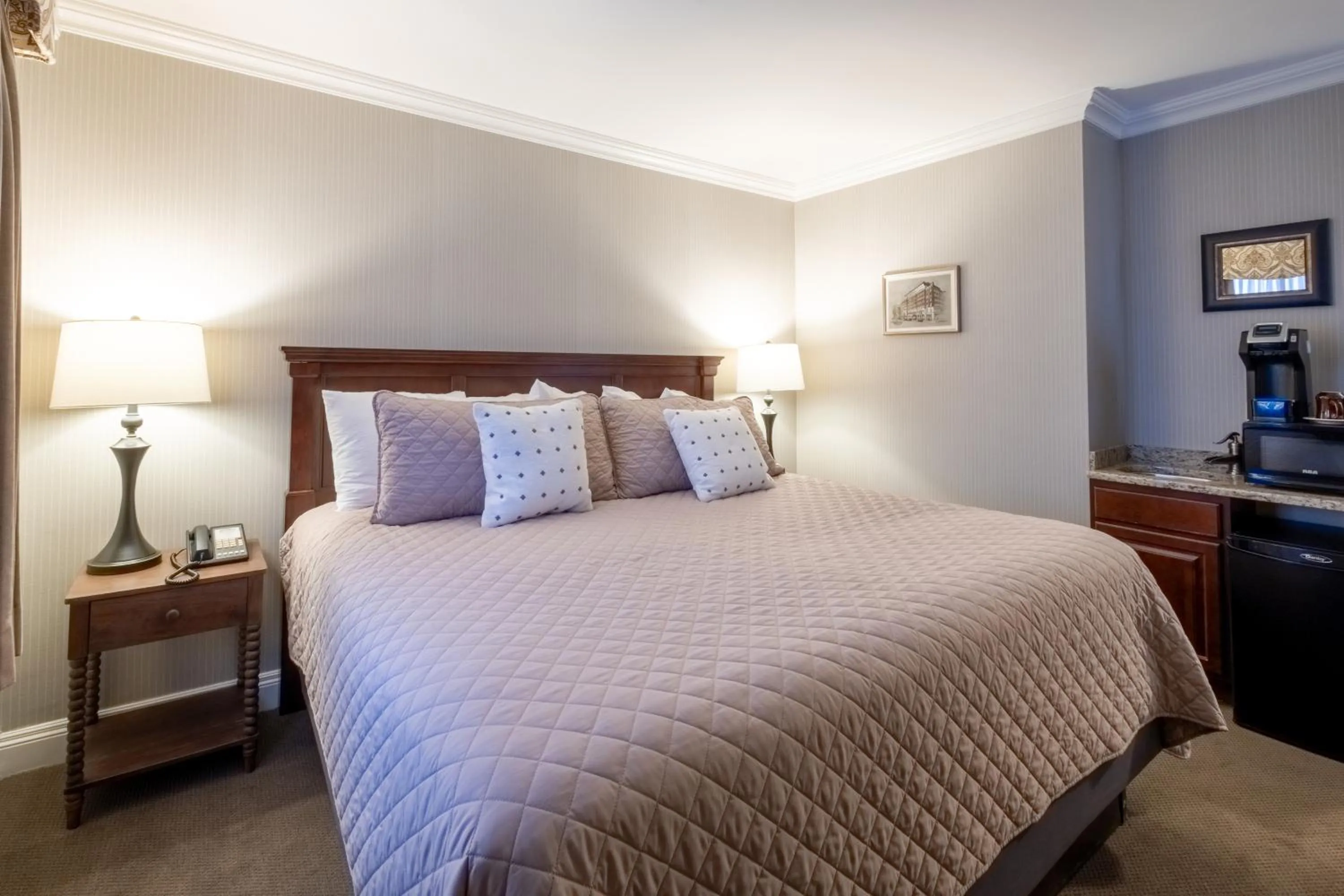 Bed in Red Coach Inn