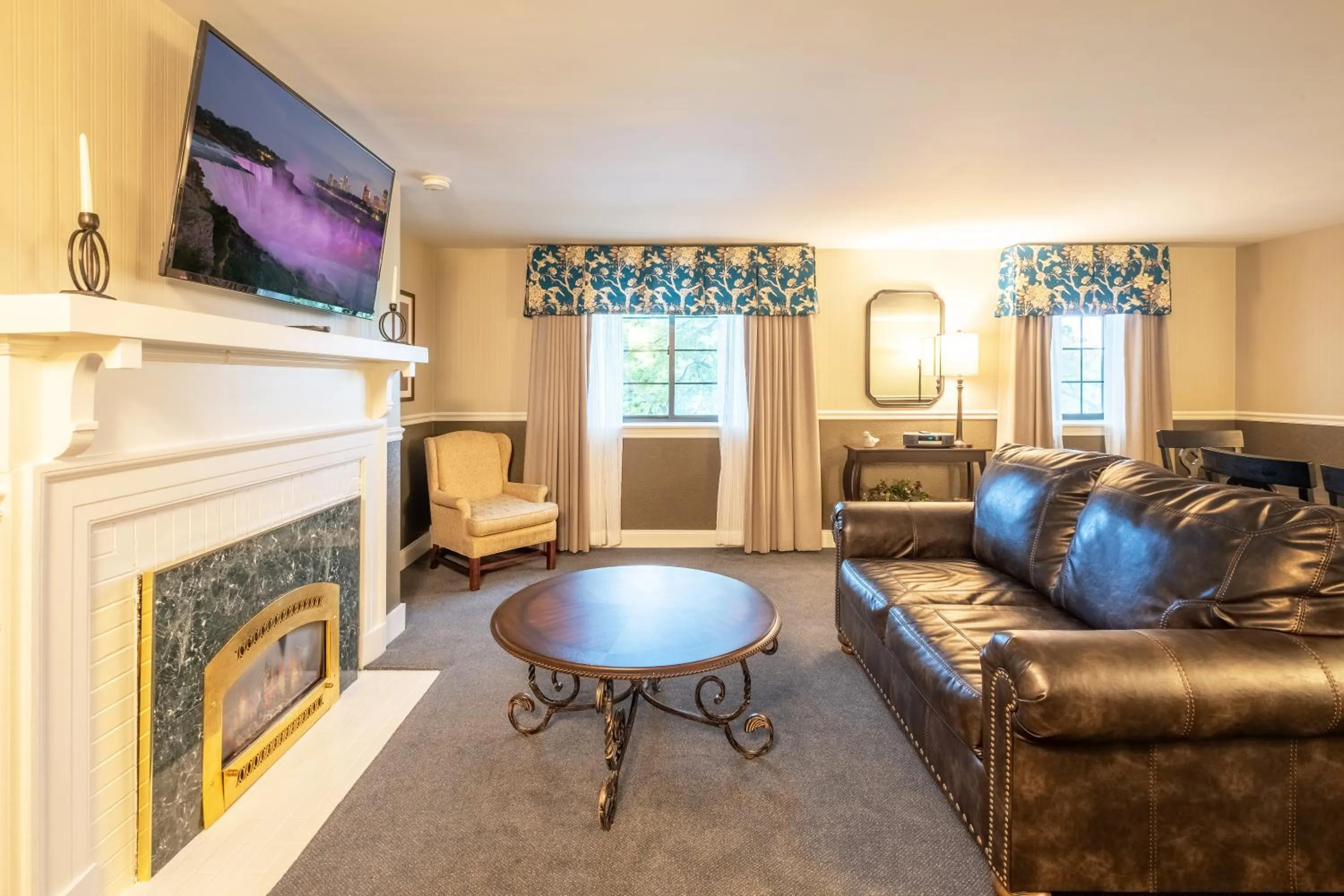 Living room in Red Coach Inn