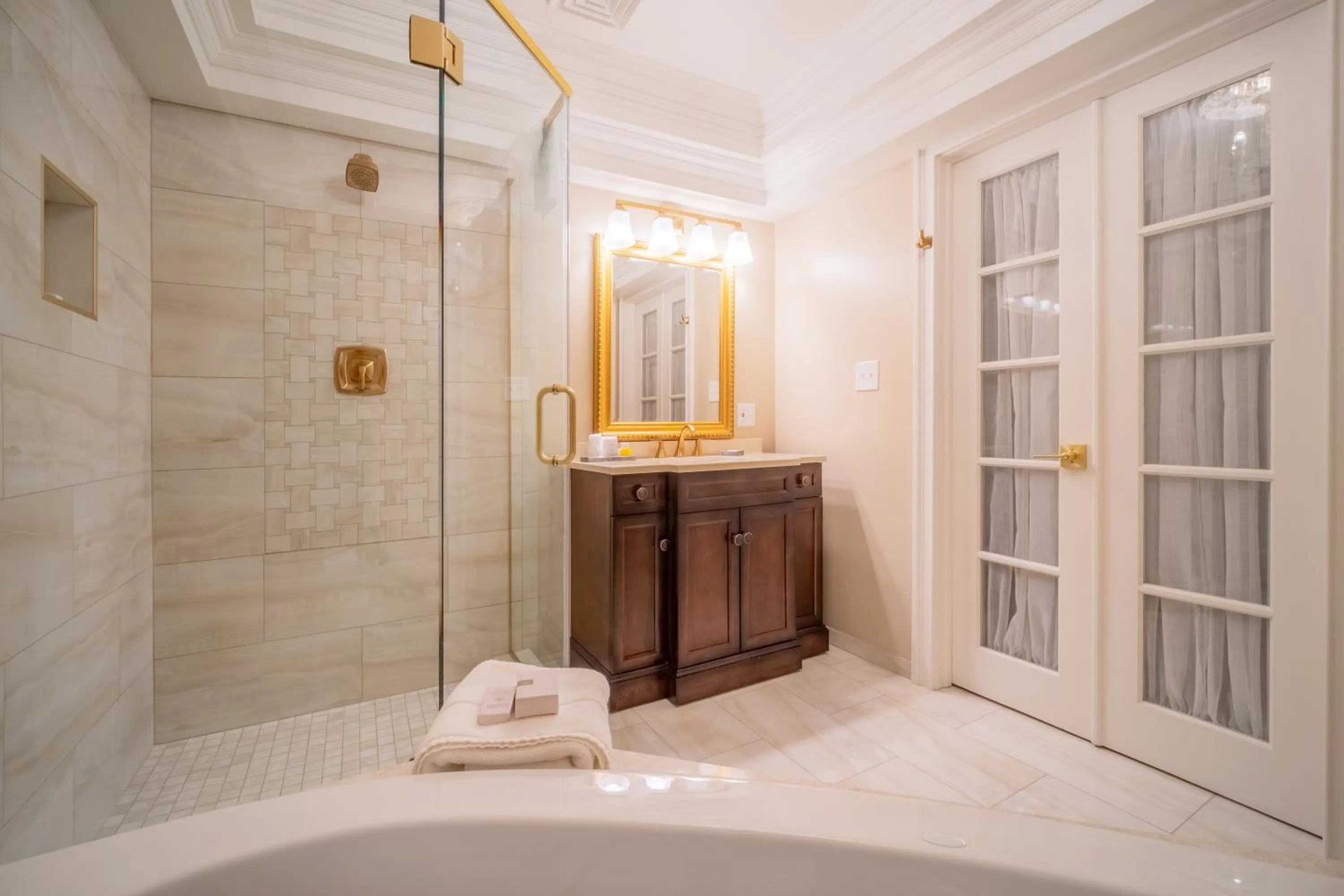 Shower in Red Coach Inn