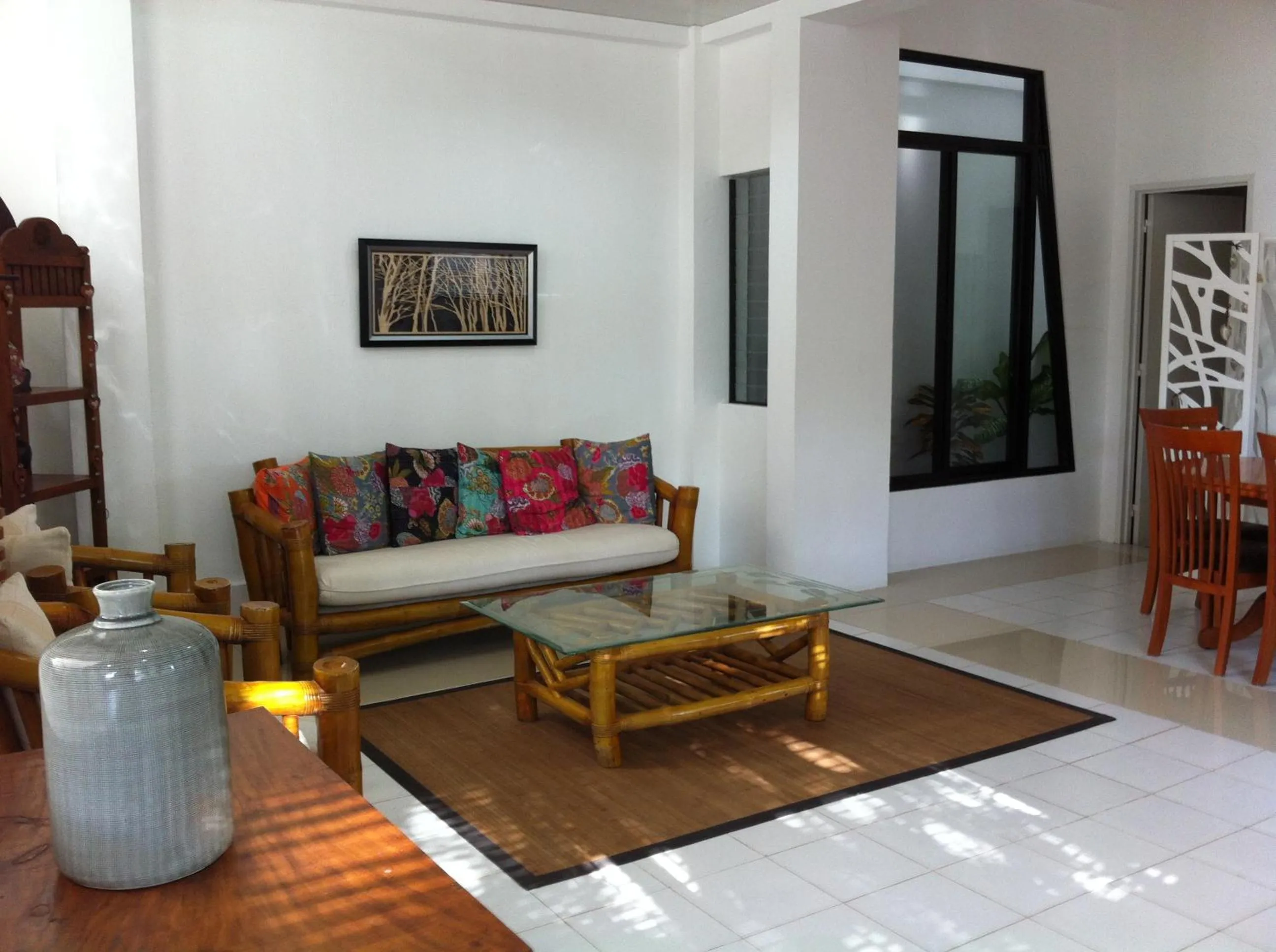 Living room in Lola's Guest House