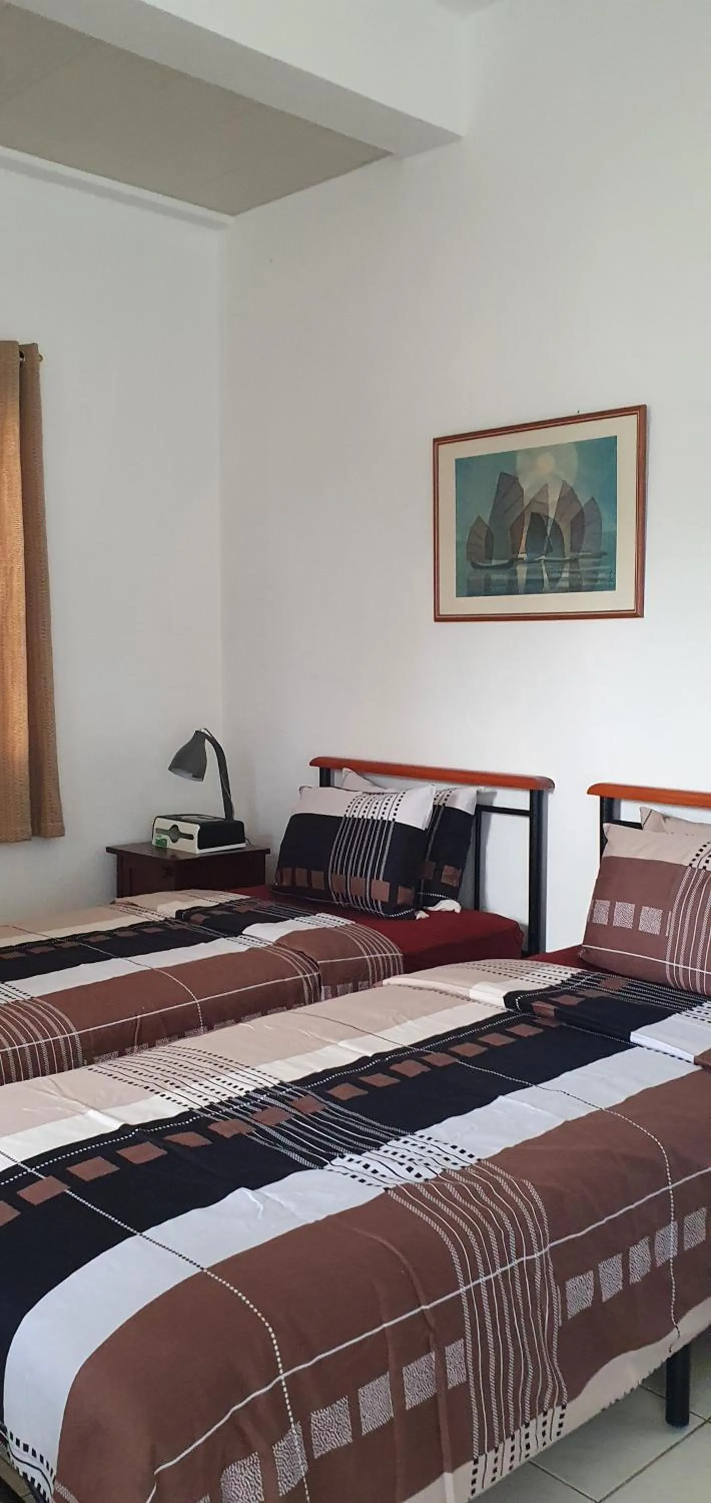 Bedroom, Bed in Lola's Guest House