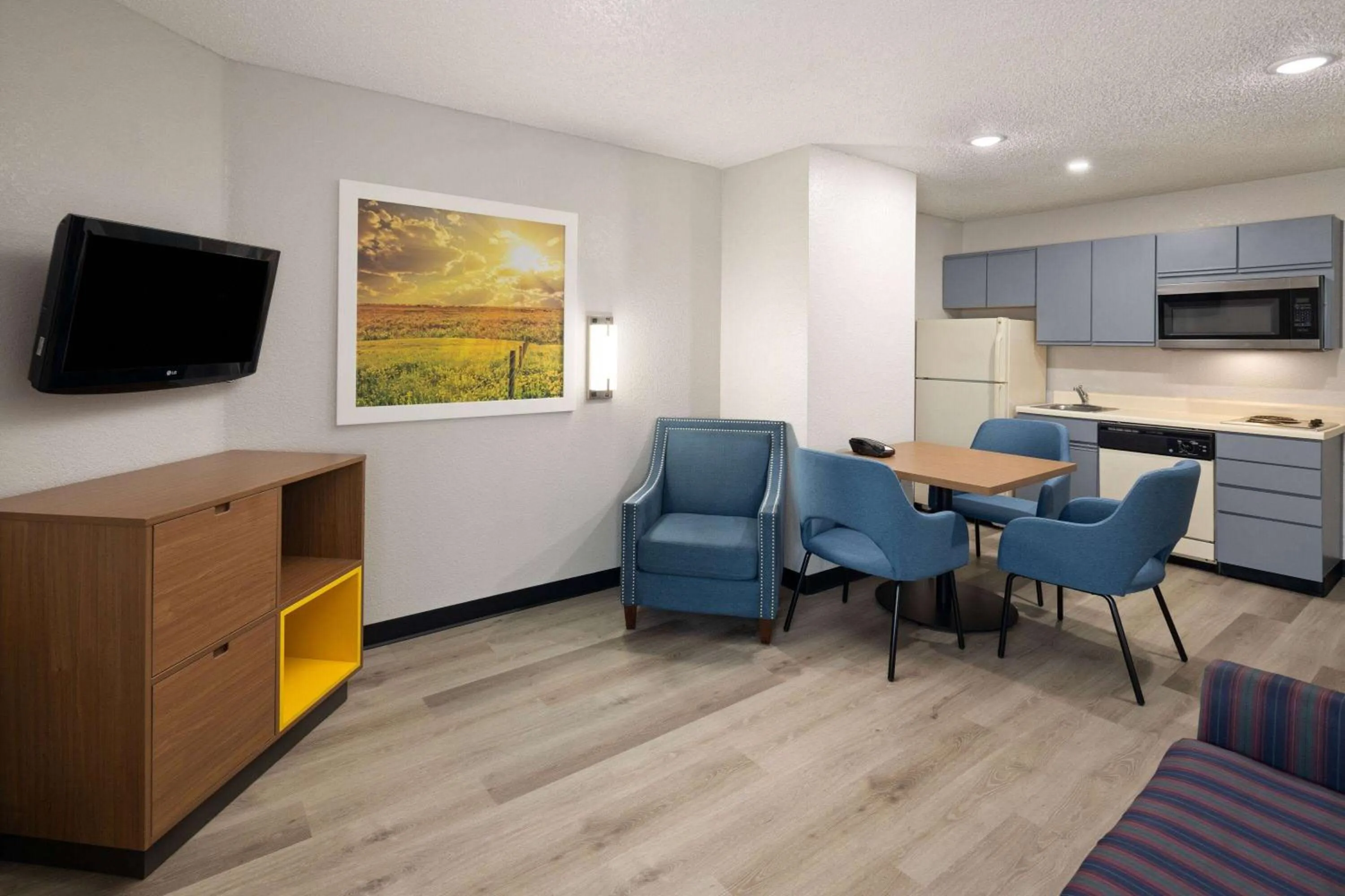Photo of the whole room in Days Inn & Suites by Wyndham Green Bay WI