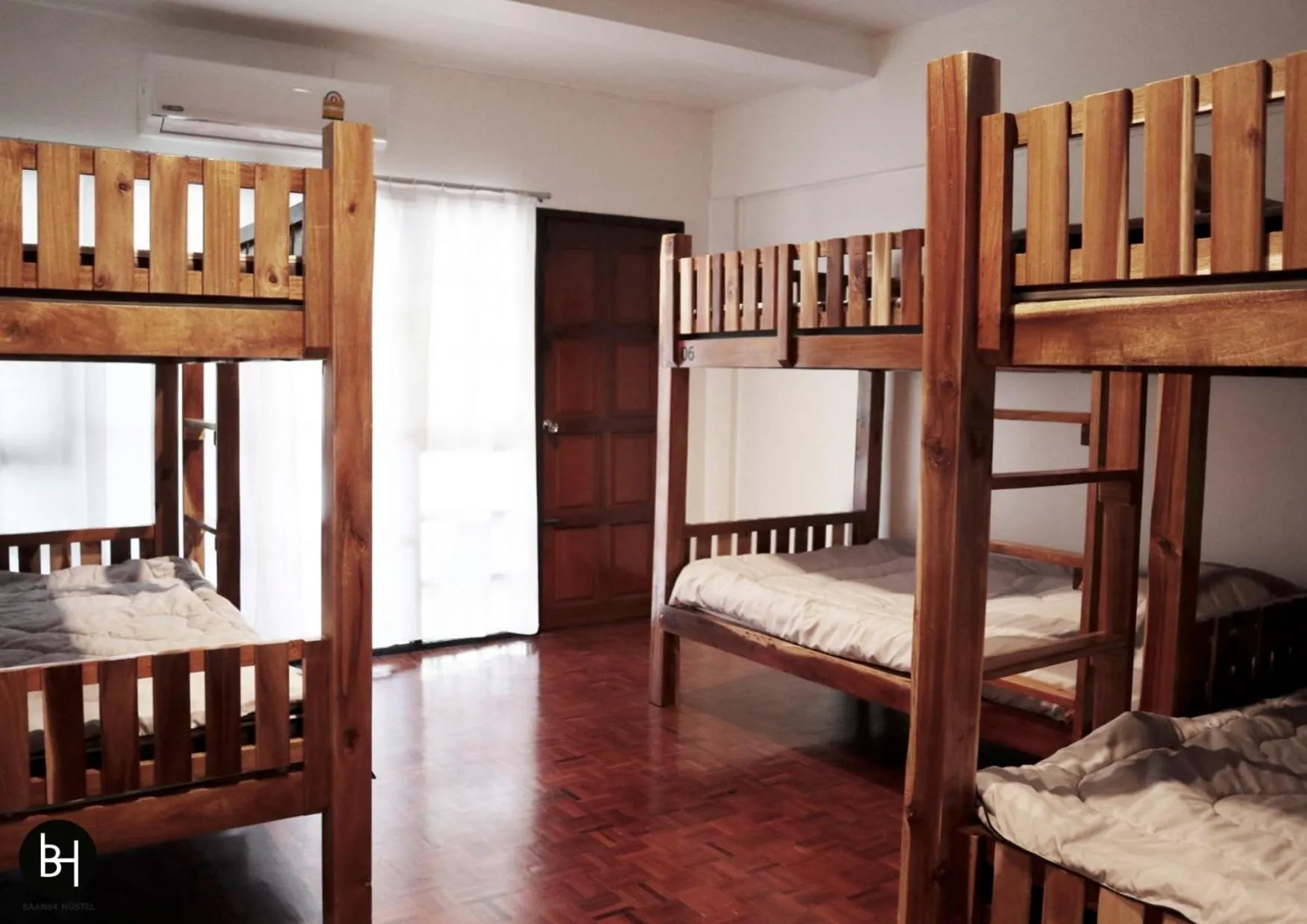 Photo of the whole room, Bed in BAAN64 Hostel