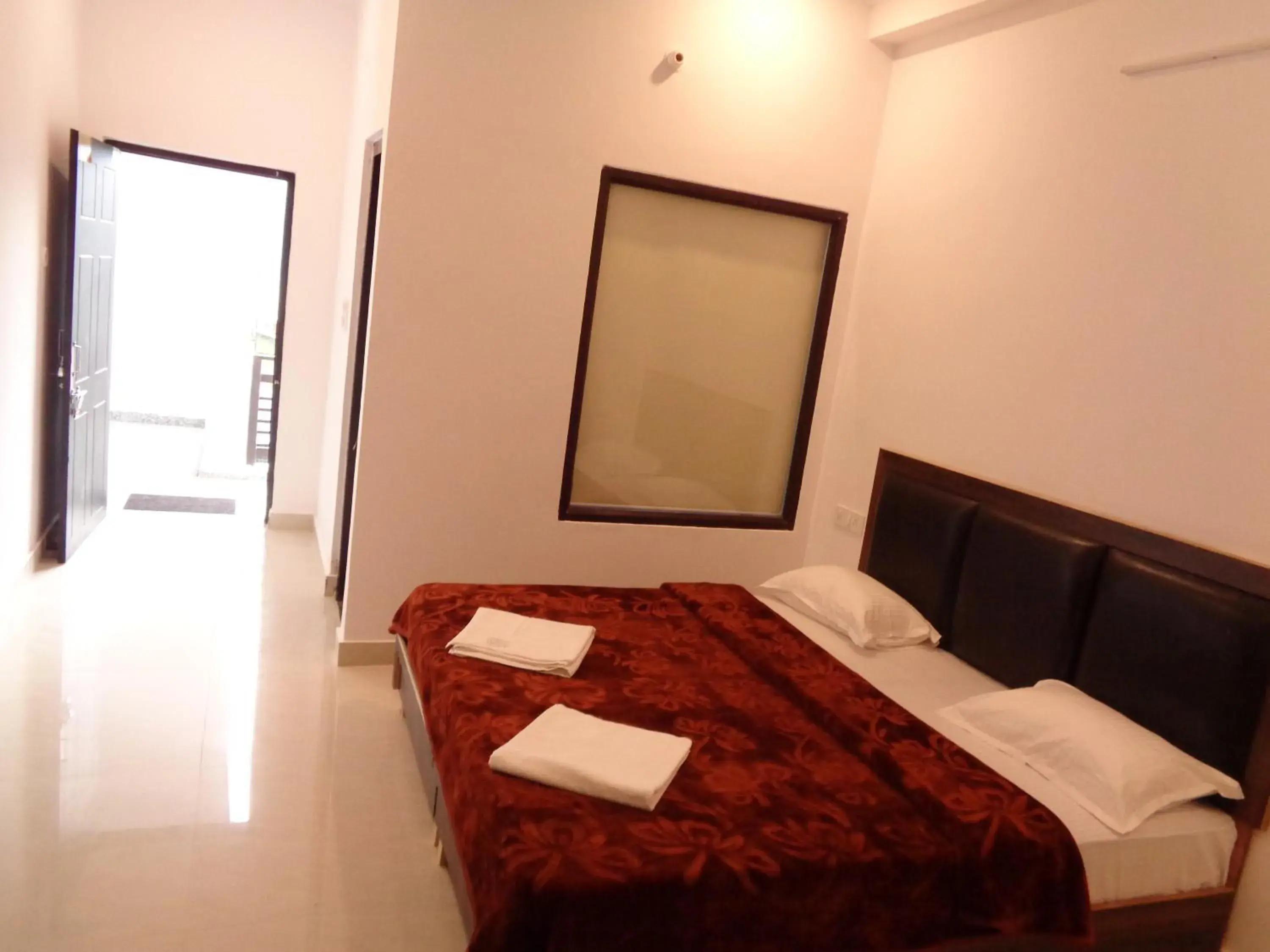 Bedroom, Bed in Hotel Tapovan Cottage Bedroom, Bed in Hotel Tapovan Cottage