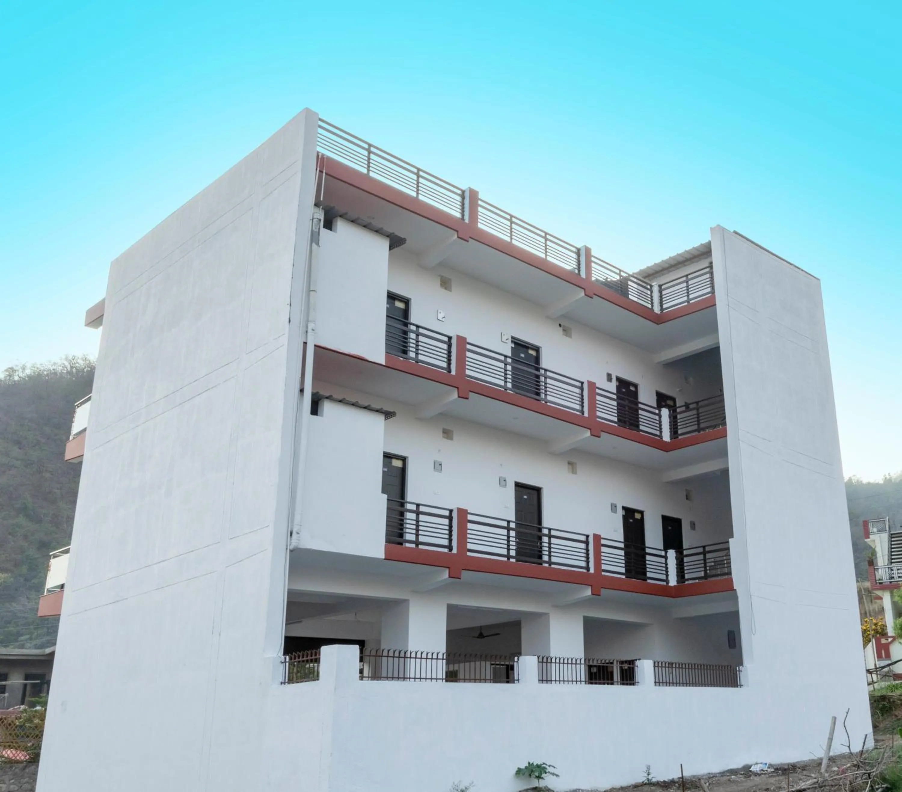 Property building in Hotel Tapovan Cottage