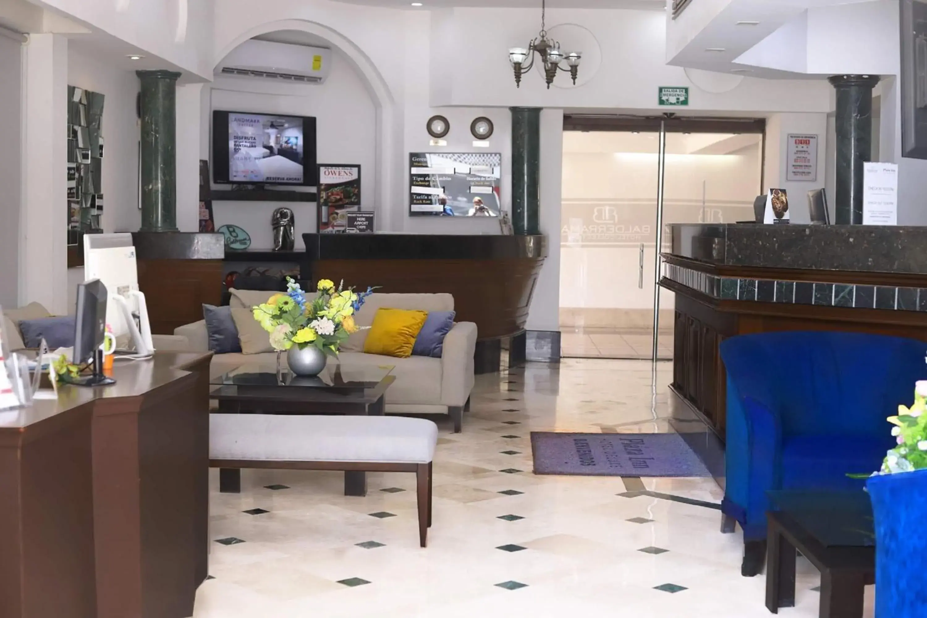 Lobby or reception in Wyndham Garden Los Mochis Plaza Inn Lobby or reception in Wyndham Garden Los Mochis Plaza Inn