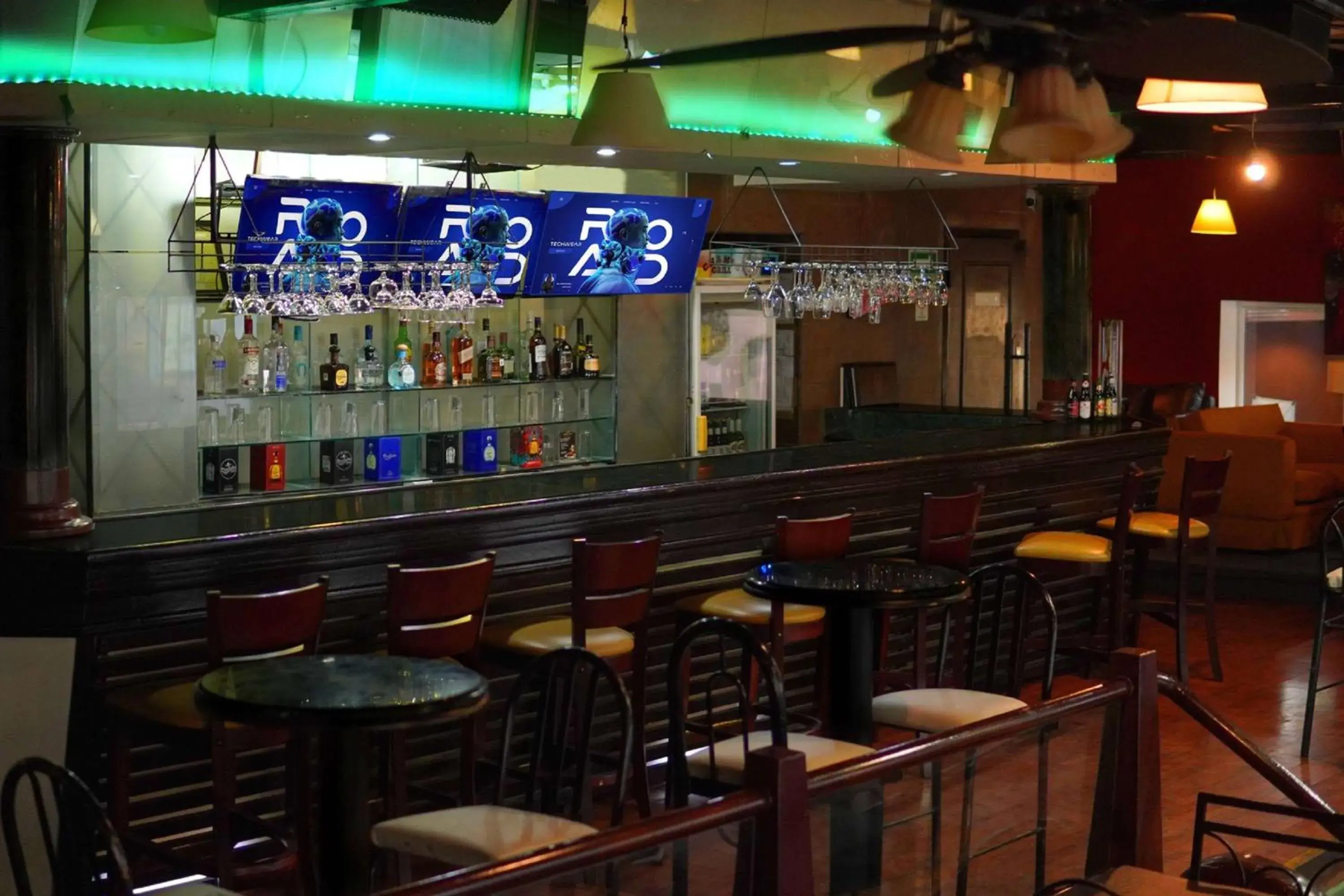 Lounge or bar in Wyndham Garden Los Mochis Plaza Inn Lounge or bar in Wyndham Garden Los Mochis Plaza Inn