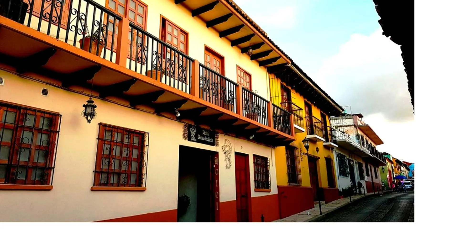 Facade/entrance in Hotel Don Quijote