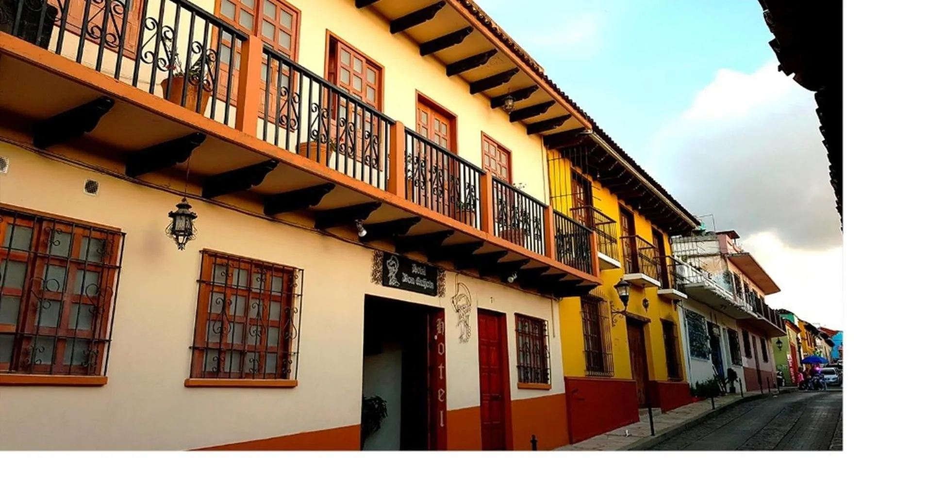 Property building in Hotel Don Quijote