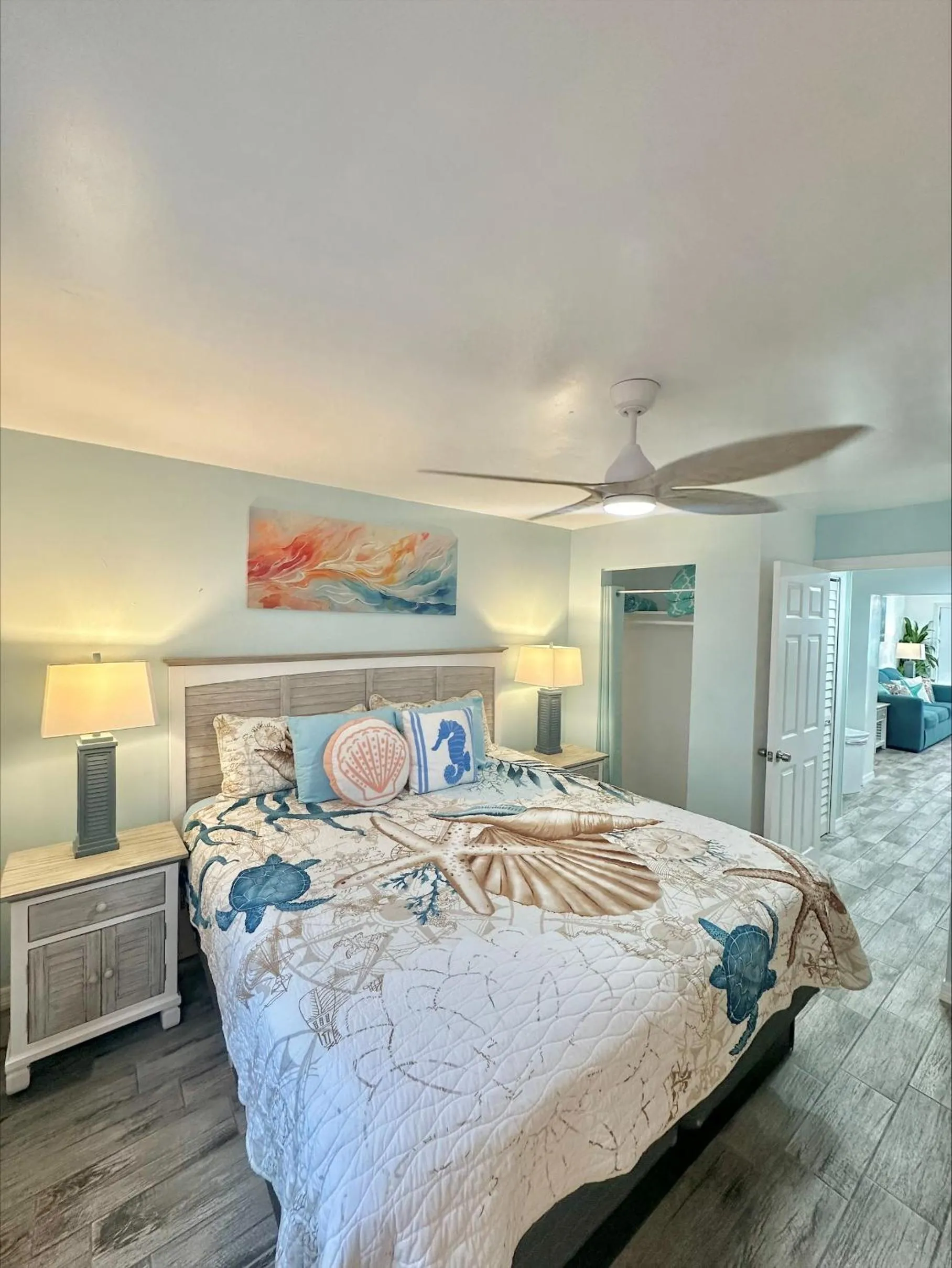 Bed in Malibu Resort Motel