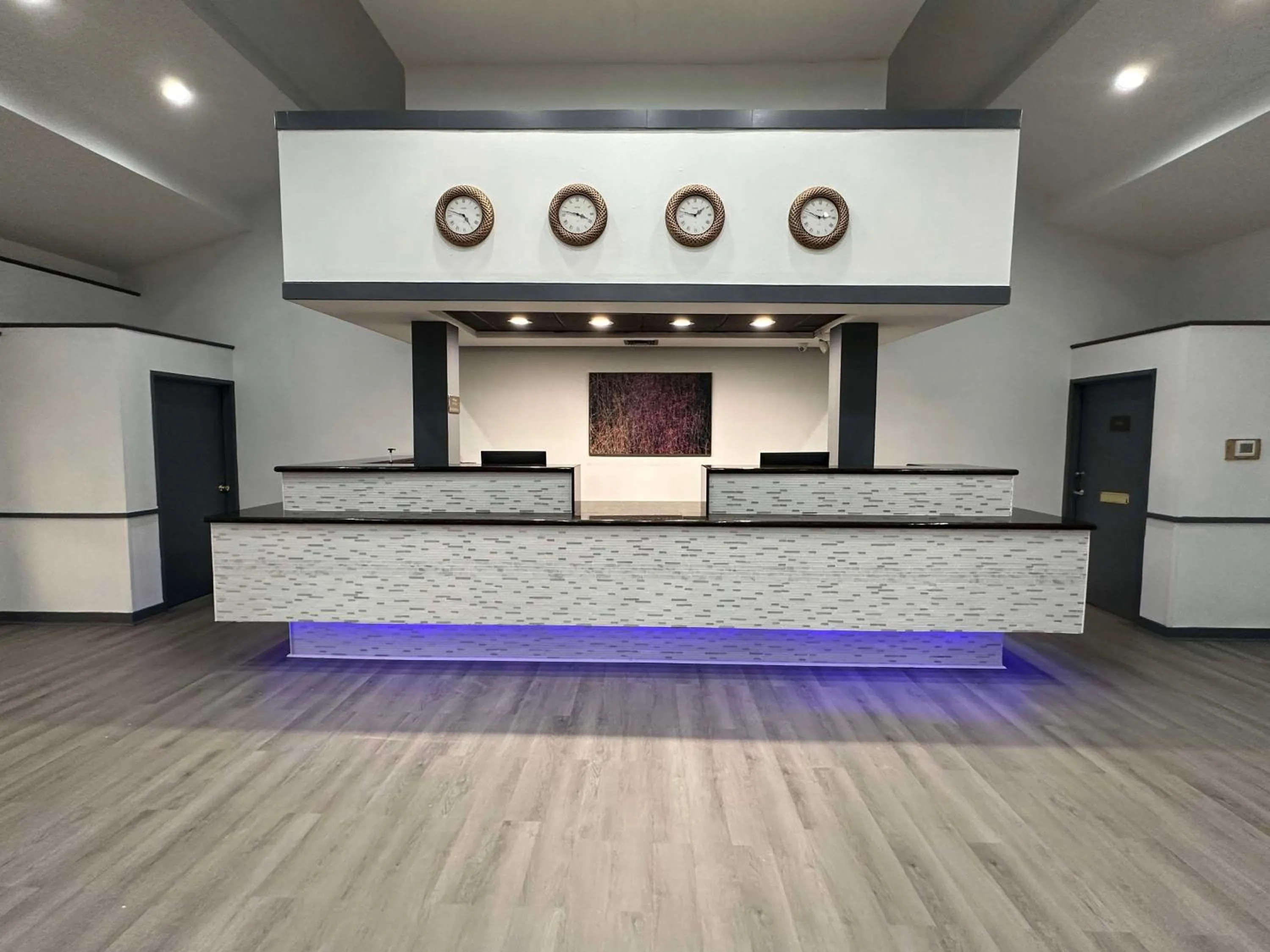 Lobby or reception in SureStay Plus by Best Western Mobile I-65