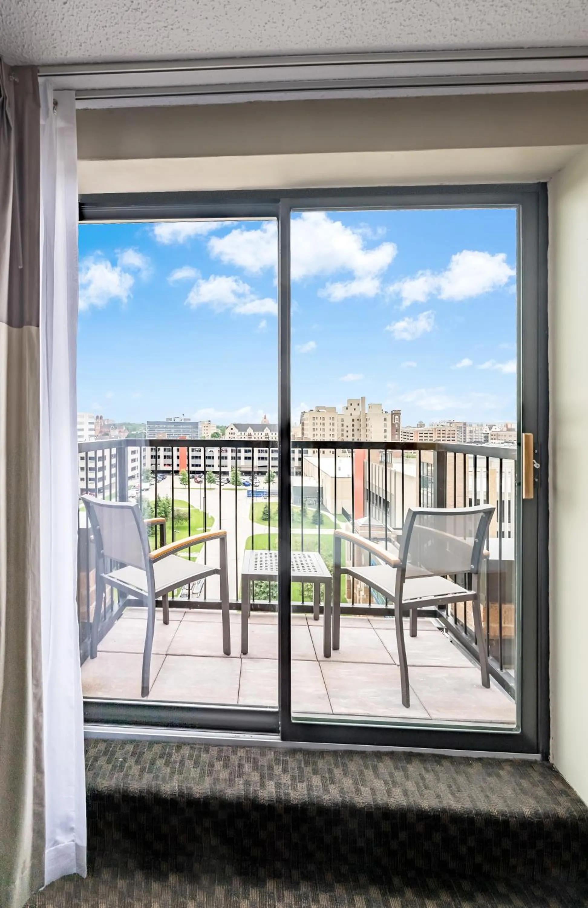 Patio in Hyatt Regency Green Bay