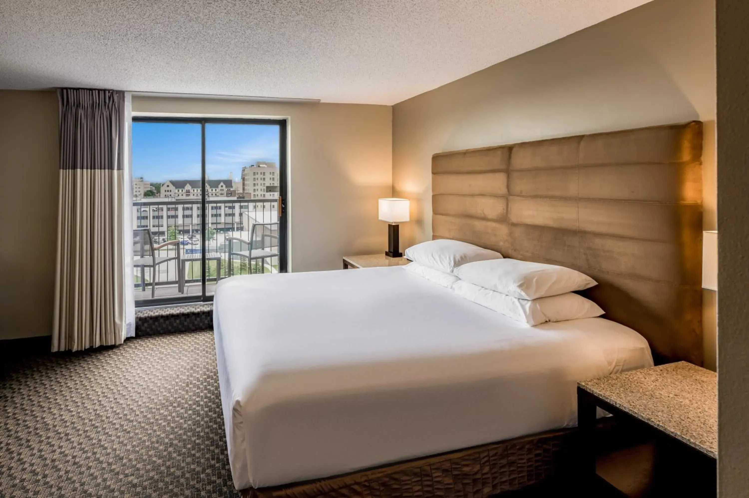 Bed in Hyatt Regency Green Bay Bed in Hyatt Regency Green Bay