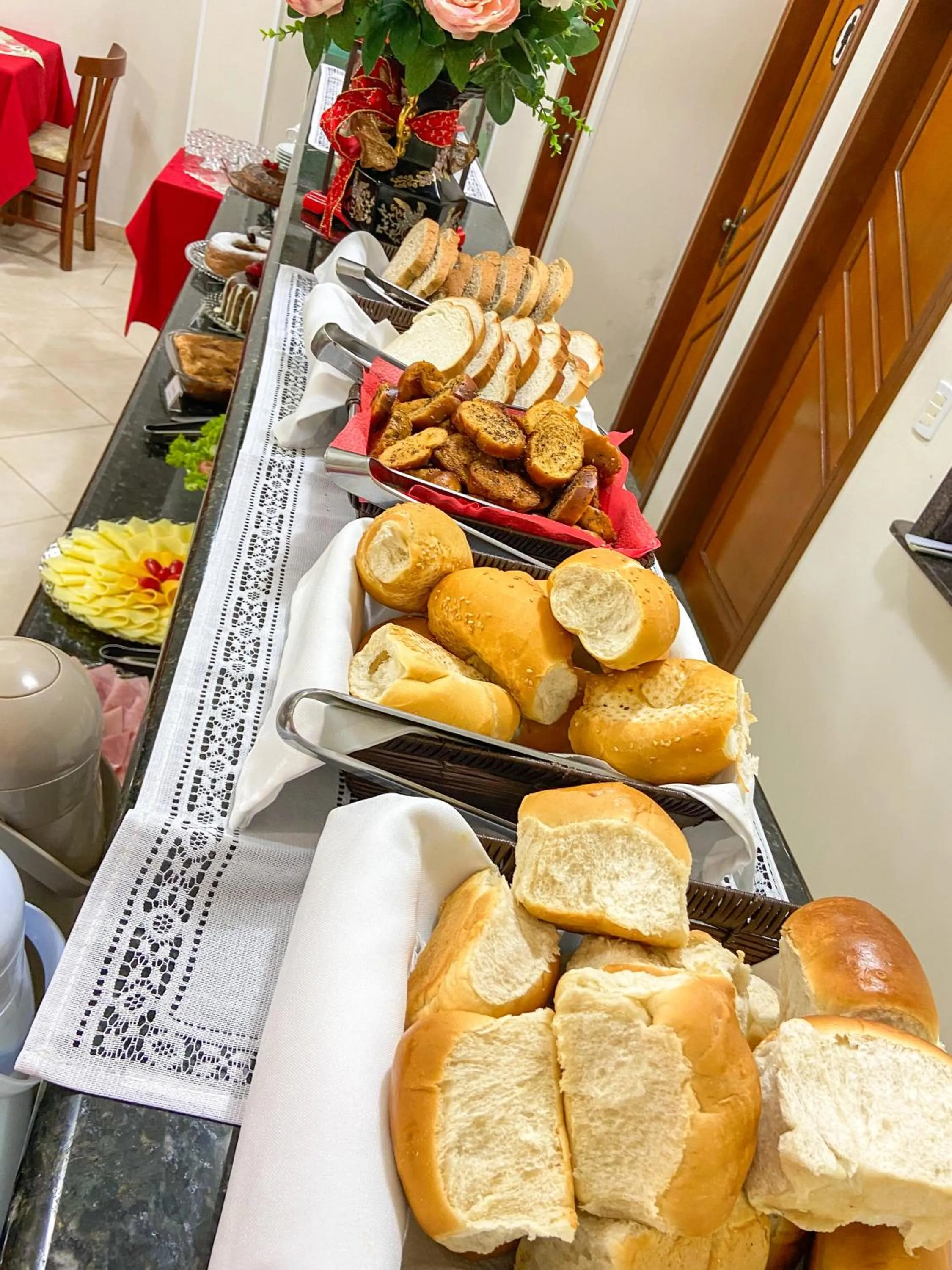 Breakfast in Bombinhas Praia Apart Hotel - unidade rua Bem Te Vi